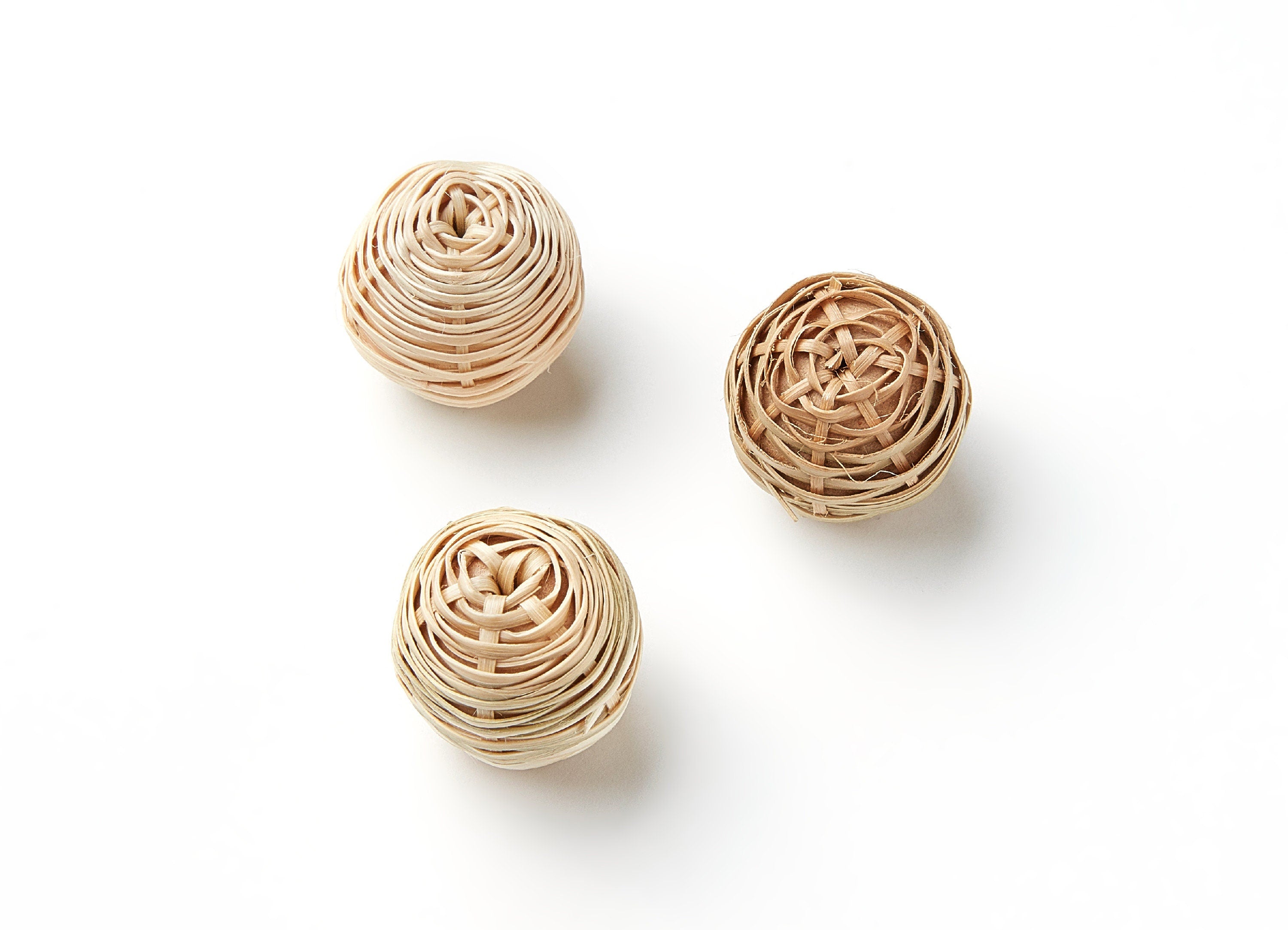 Handwoven Paper Rope Earrings - Ball Shaped Paper Rope Pendant - Wooden Straw Earring - Jewelery Handmade - 23.2x21.4mm - RT1067 - DOMEDBAZAAR