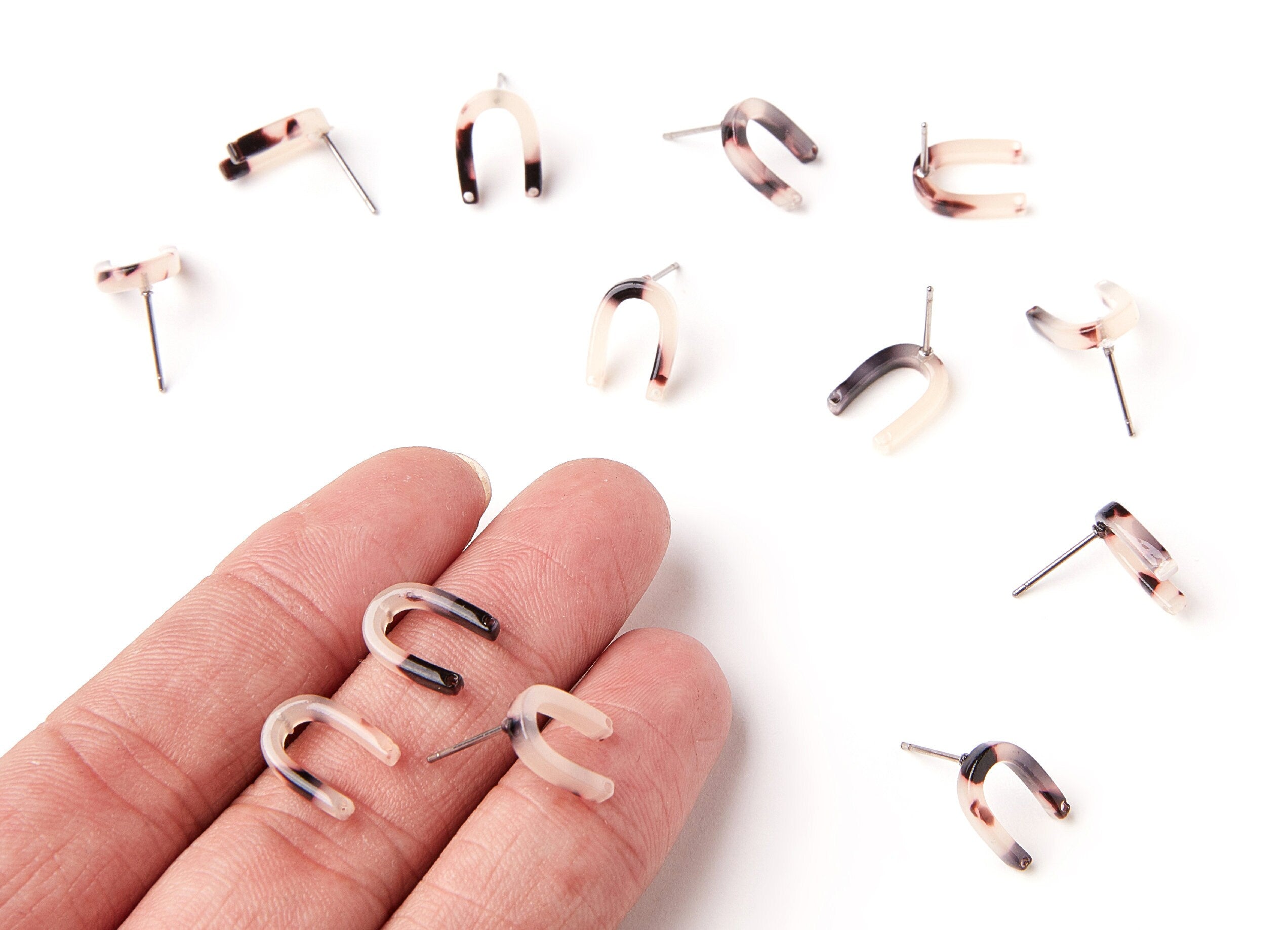 Acetate Acrylic Earring Stud - Post Charm - Blonde Tortoise Shell Earring - U Shaped Earrings - Color Code: A07 - 12.65x9.55x2.64mm- AC1227D - DOMEDBAZAAR