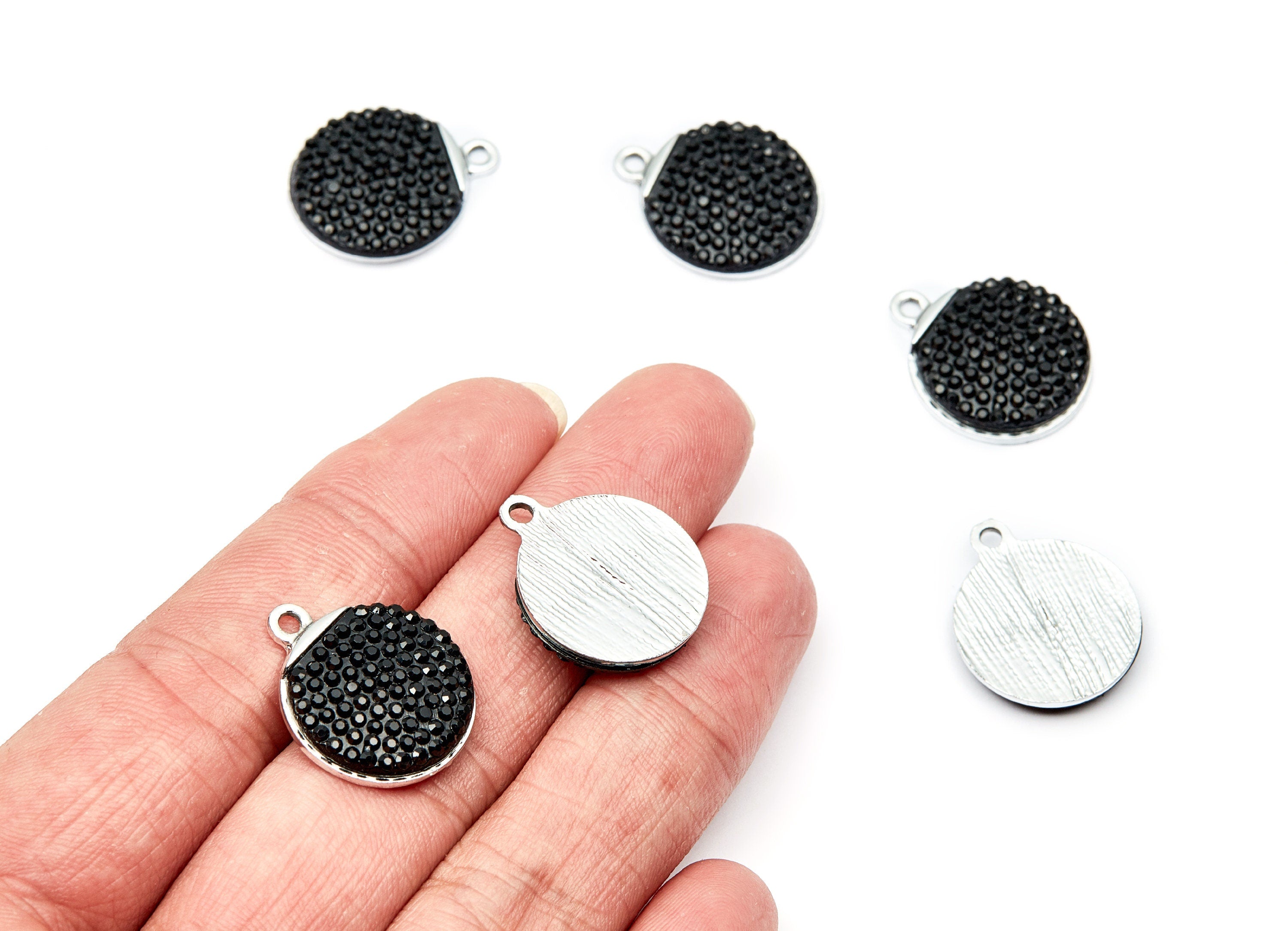 Round Shaped Charms- Zinc Alloy Earring Findings - Silver Tone Connector - Alloy Pendant for Necklace - 21,74x18,18x3,1mm - ZZ1206 - DOMEDBAZAAR