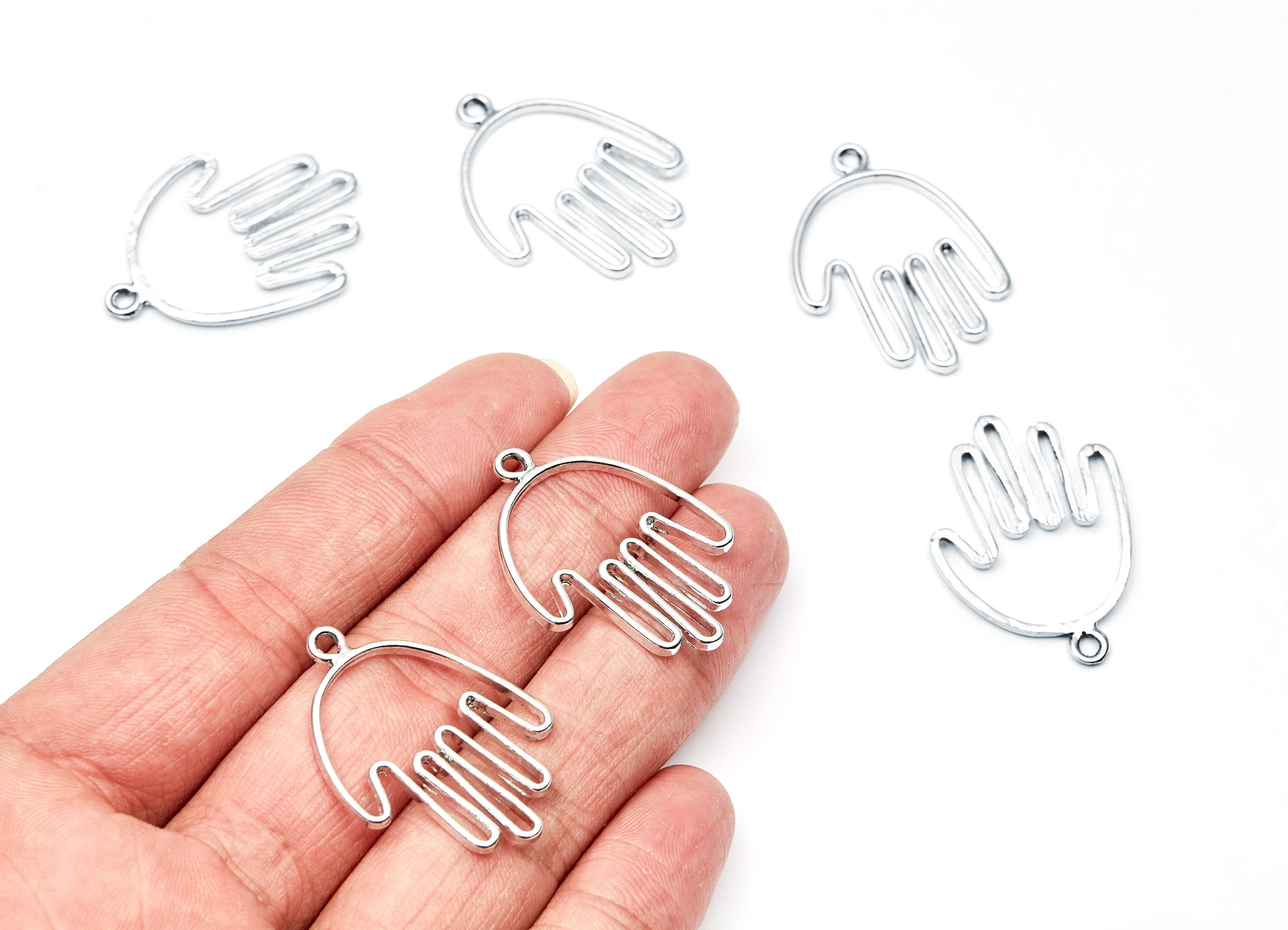 Hand Shaped Charms- Zinc Alloy Earring Finding - Nickel / Silver Tone - Alloy Pendant for Necklace - 32,97x23,08x1,07mm - ZZ1214 - DOMEDBAZAAR