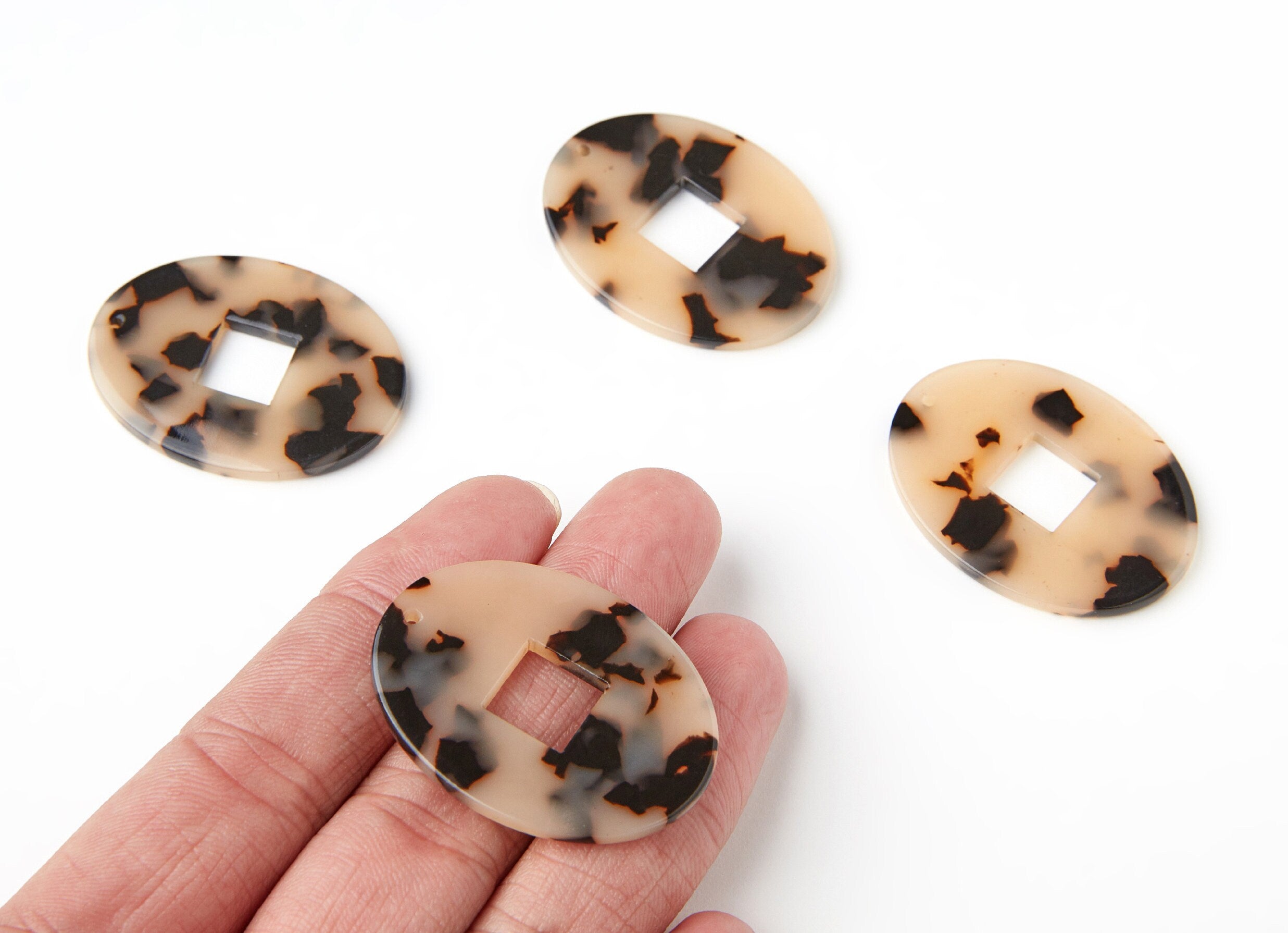 Acetate Acrylic Earring Charms - Blonde Tortoise Shell Earrings - Oval Shaped Pendant - Color Code: A08 - 40x30x2.67mm - AC1241A - DOMEDBAZAAR