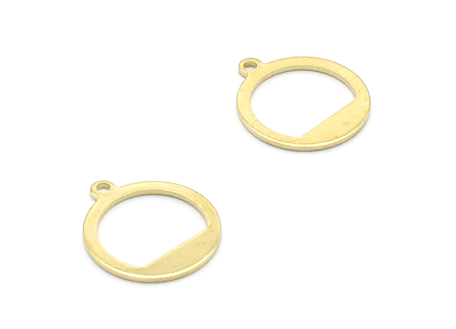 Brass Round Charms - Round Shaped Raw Brass Charms - Jewelry Supplies - 17,34x15,08x0,85mm - PP1420 - DOMEDBAZAAR
