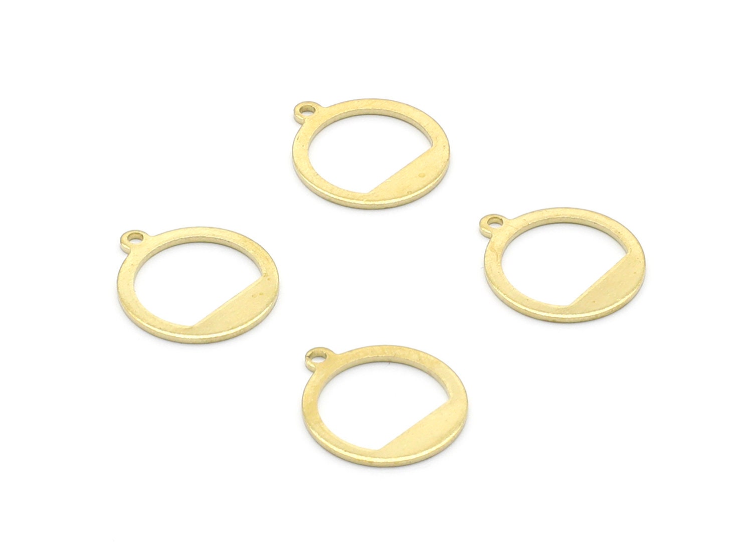 Brass Round Charms - Round Shaped Raw Brass Charms - Jewelry Supplies - 17,34x15,08x0,85mm - PP1420 - DOMEDBAZAAR