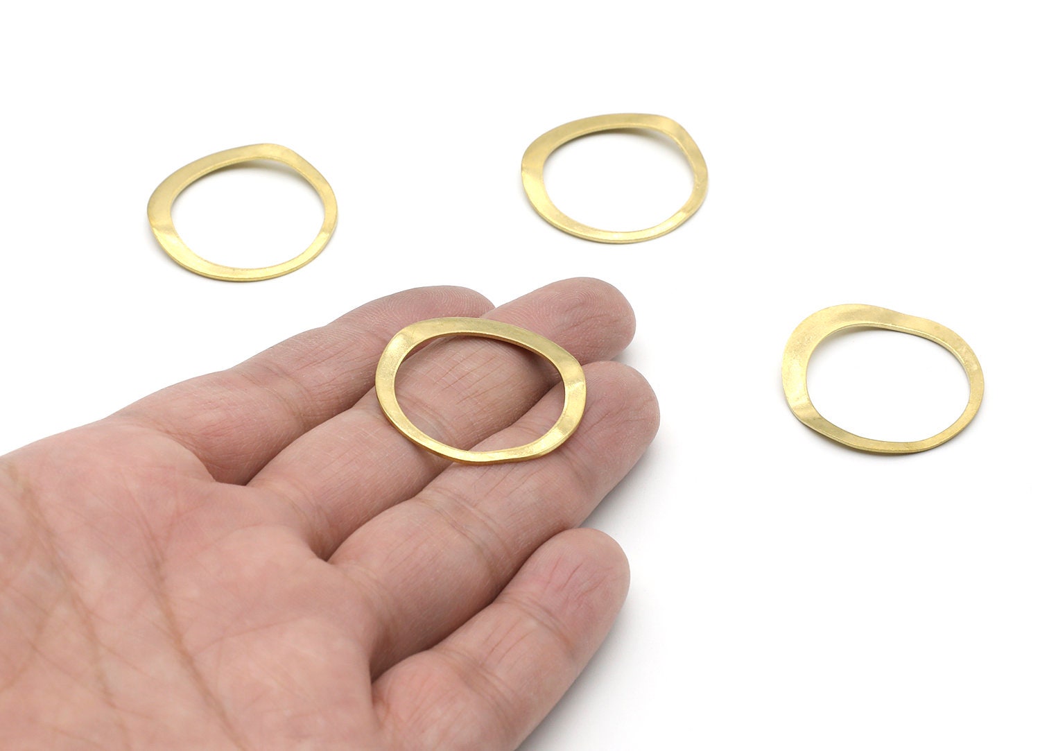 Brass Round Charms - Round Shaped Raw Brass Charms - Jewelry Supplies - 30,44x24,34x0,85mm- PP1418 - DOMEDBAZAAR