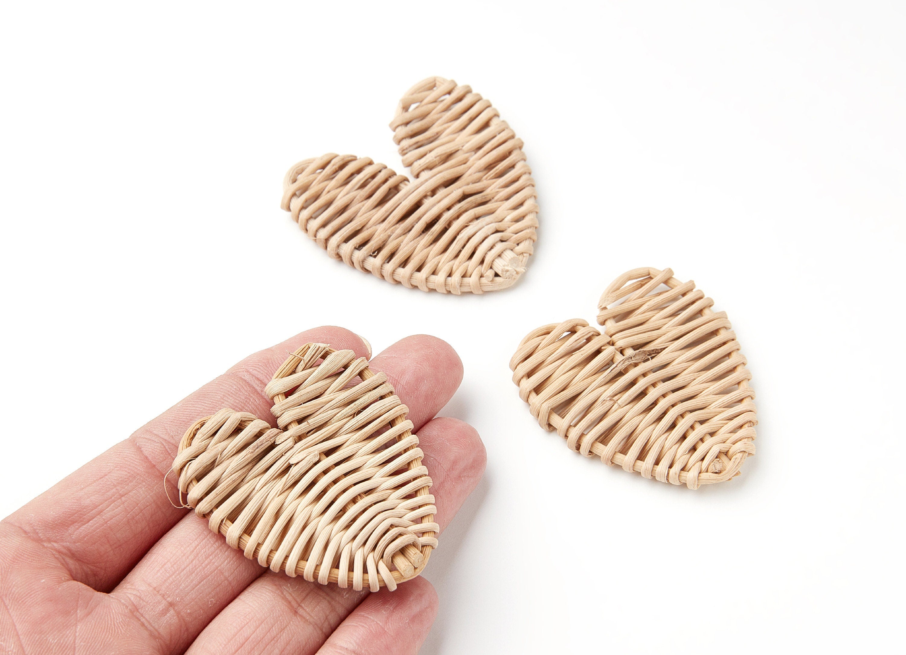 Handwoven Rattan Earrings - Heart Shaped Rattan Pendant - Wooden Straw Earring - Jewelery Handmade - 52,9x50,8x4,75mm - RT1091 - DOMEDBAZAAR
