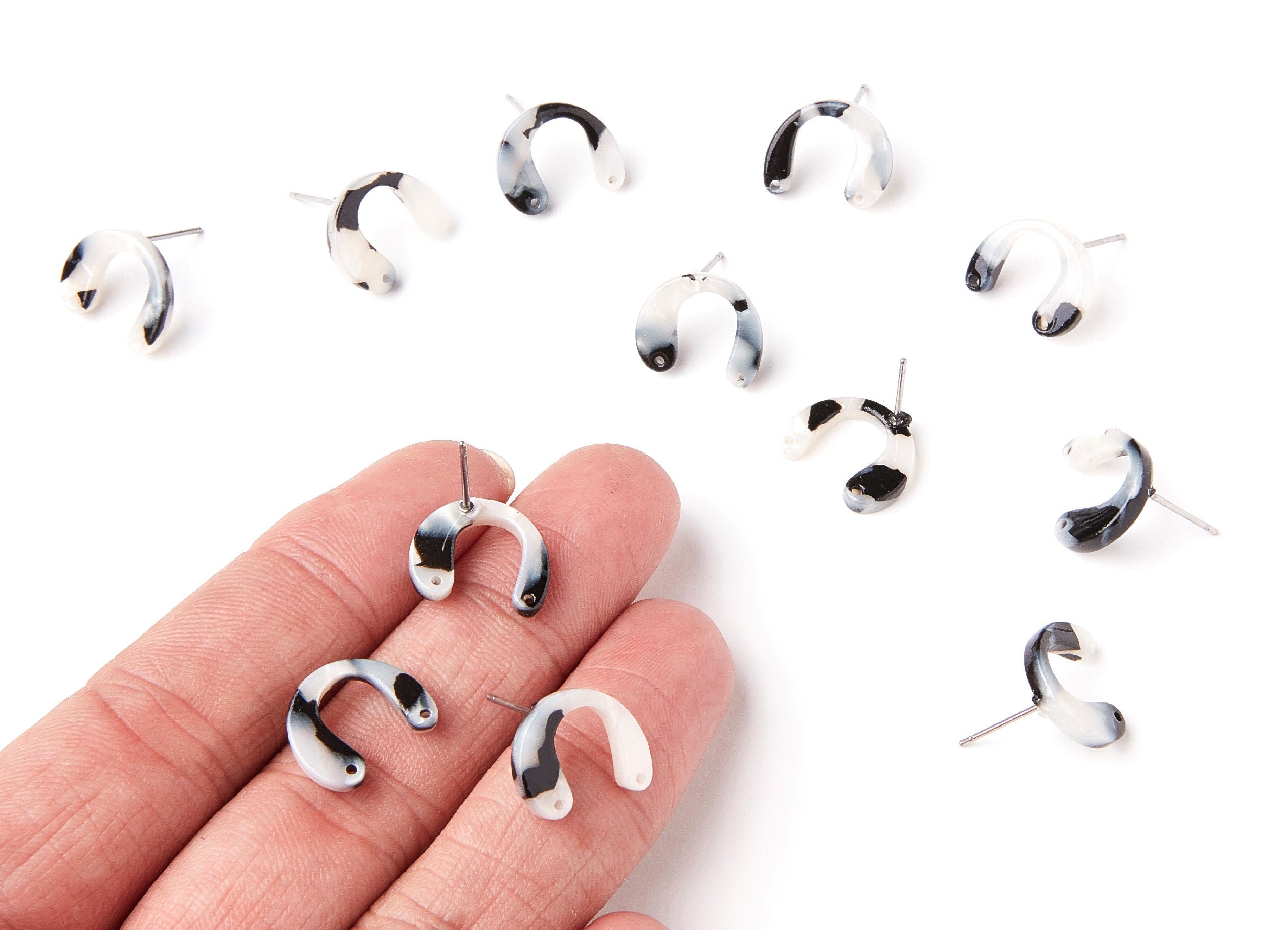 Acetate Acrylic Earring Stud with 2 Holes - Post Charms - U Shaped Earrings - Color Code: A15 - 14,6x11,95x2,75mm - AC1225C - DOMEDBAZAAR