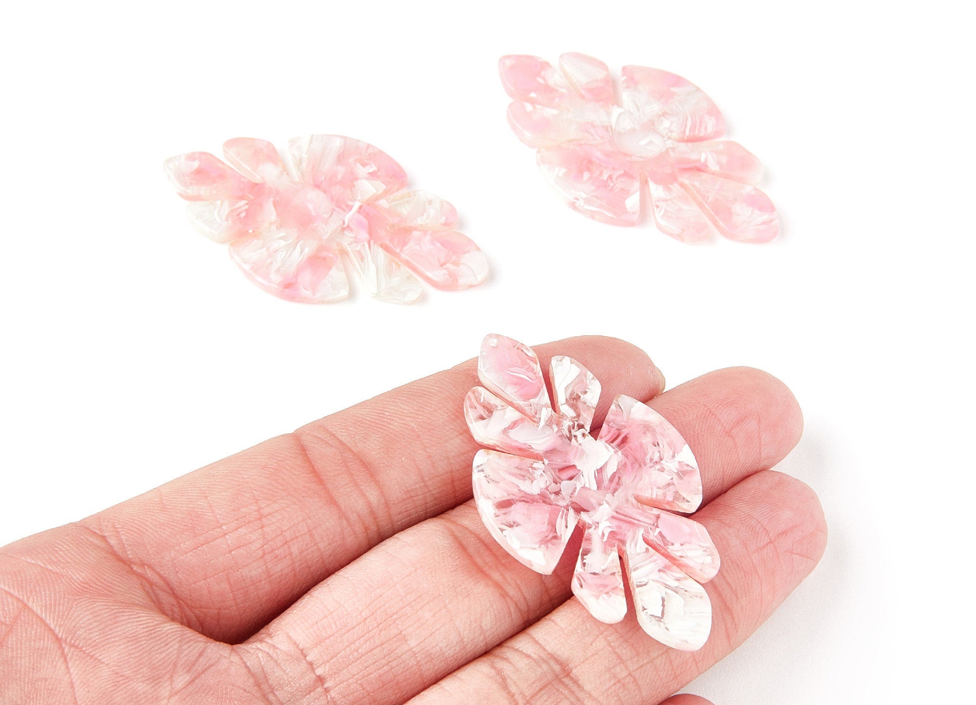 Acetate Leaf Earring Charms - Acrylic Leaf Pendant - Earring Findings - Jewelry Supplies - 51,04x29,63x2,7mm - AC1244A - DOMEDBAZAAR