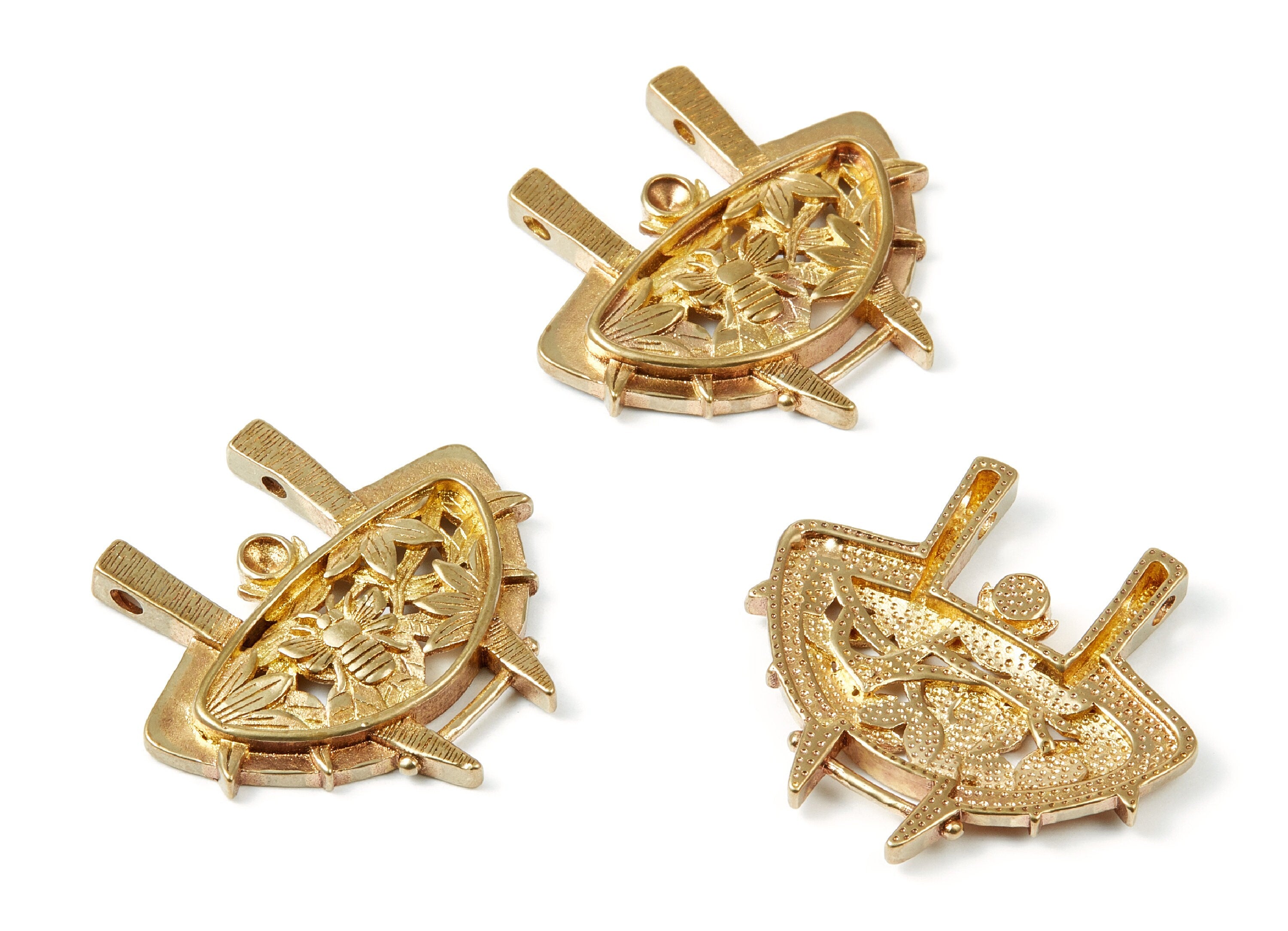 Brass Bee and Flower Charms - Bee and Flower Raw Brass Pendant With 2 Holes - Jewelry Supplies - 38.2x36.5x4mm - PP1526 - DOMEDBAZAAR