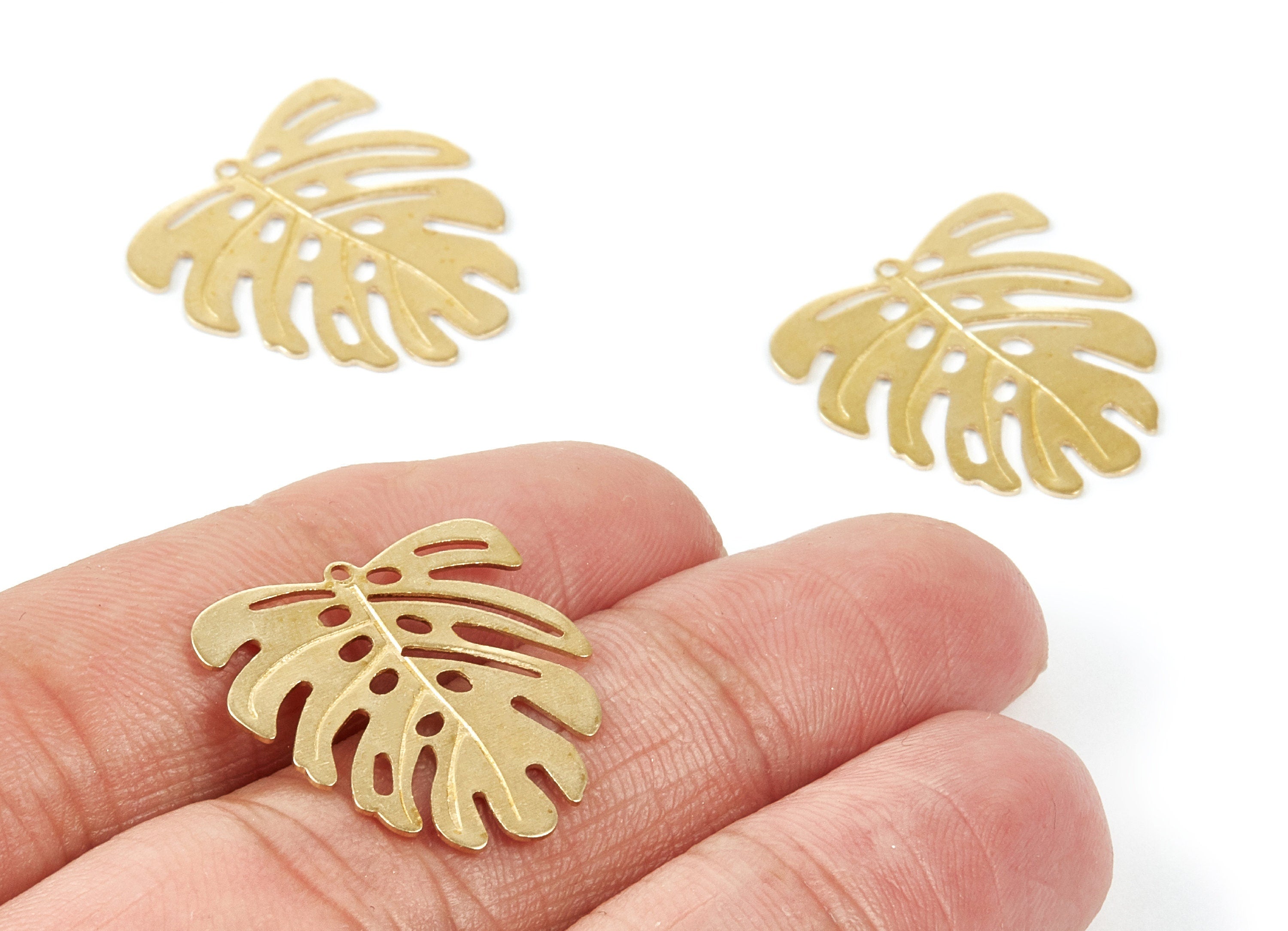 Brass Monstera Charms - Raw Brass Monstera Earrings and Pendants - Earring Findings - Jewelry Supplies - 21,95x21x0,5mm - PP2091 - DOMEDBAZAAR
