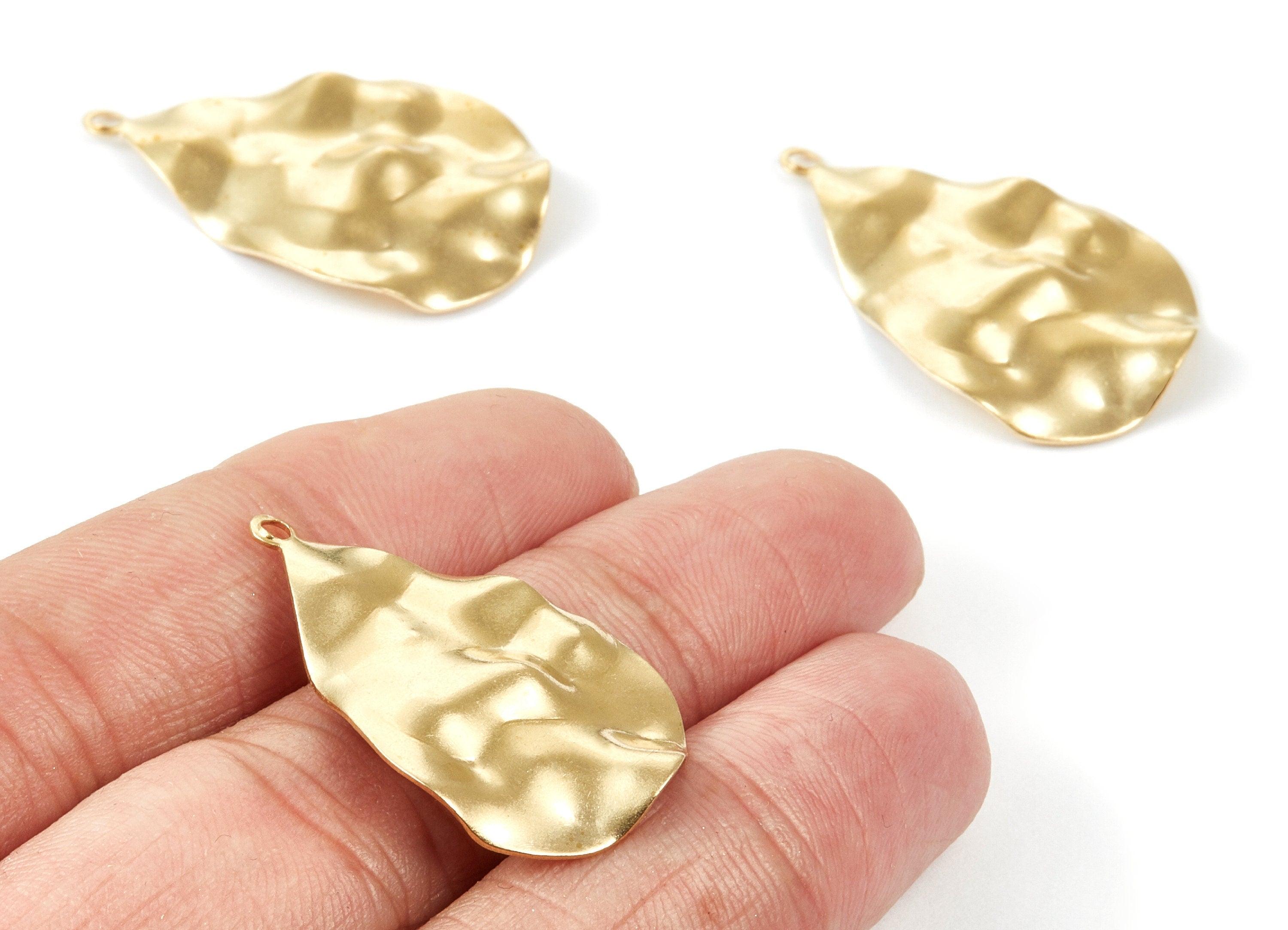 Brass Drop Charms - Drop Wavy Raw Brass Pendant - Earring Findings - Jewelry Supplies - 33,4x21x2,5mm - PP1832 - DOMEDBAZAAR