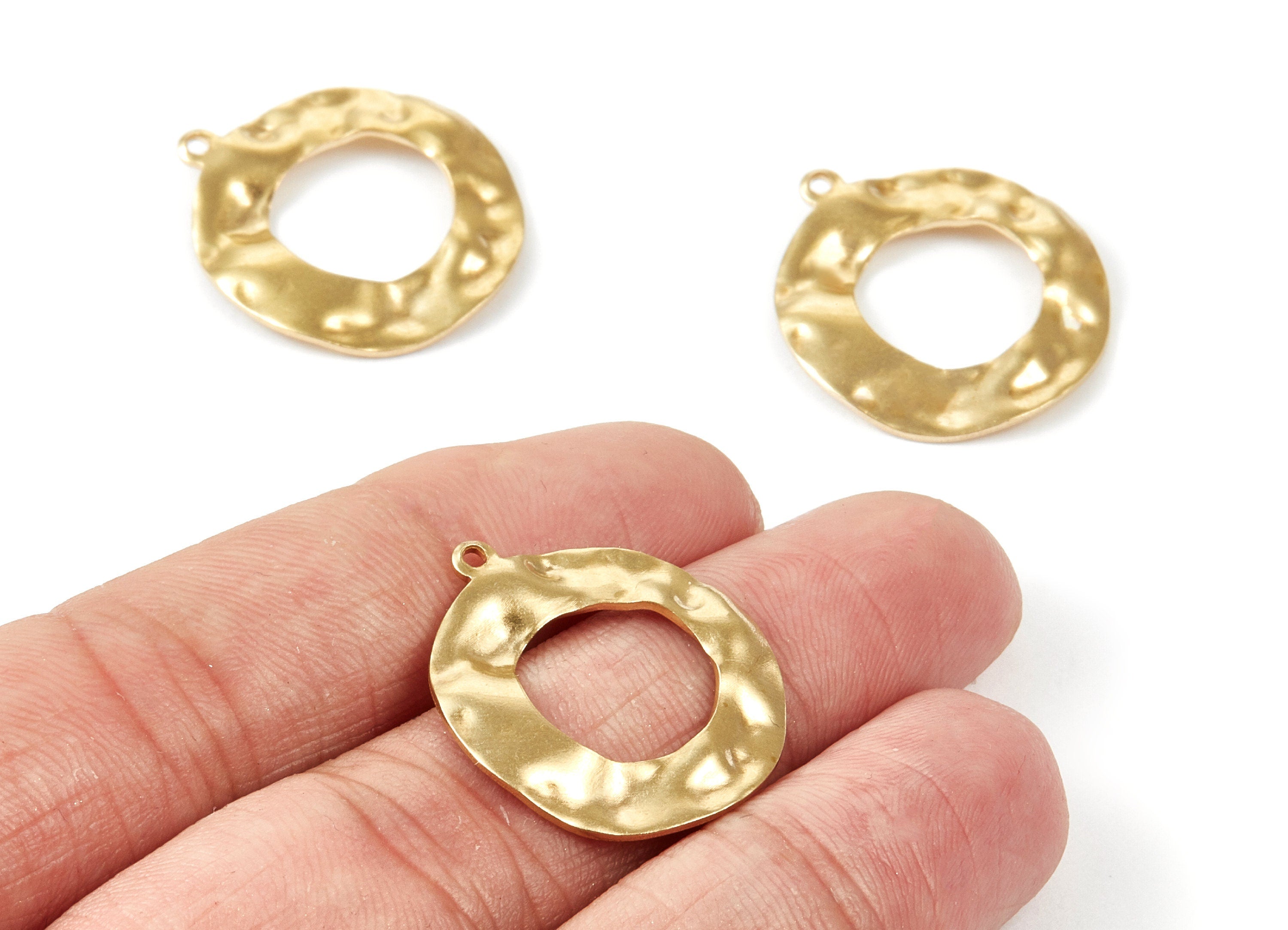 Brass Wavy Circle Charms - Wavy Circle Raw Brass Pendant - Earring Findings - Jewelry Supplies - 25,75x23,18x1,25mm - PP2025 - DOMEDBAZAAR