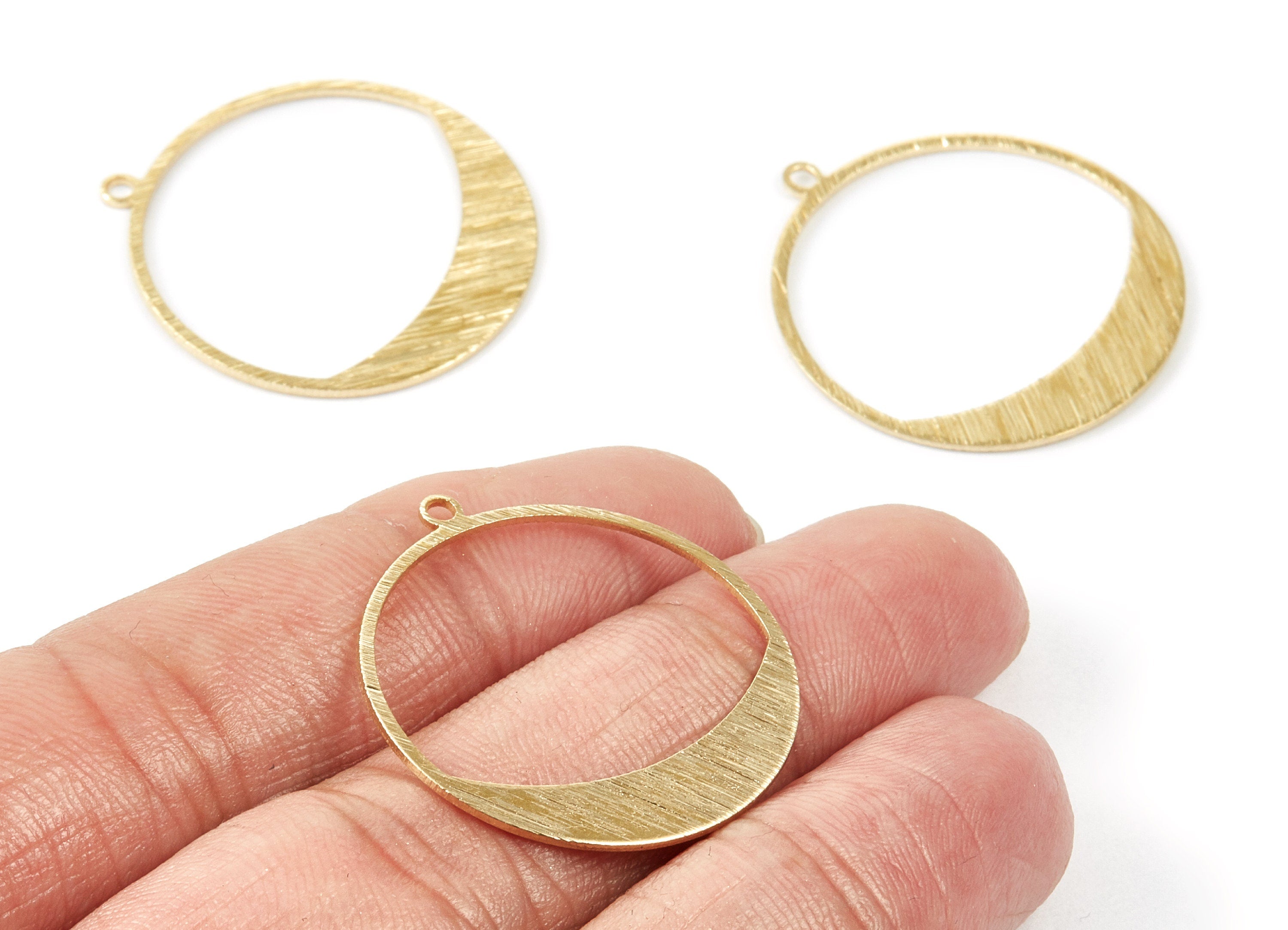 Brass Textured Circle Charms - Textured Circle shape Raw Brass Pendant - Earring Findings - Jewelry Supplies - 30.5x28x0.8mm - PP1871 - DOMEDBAZAAR