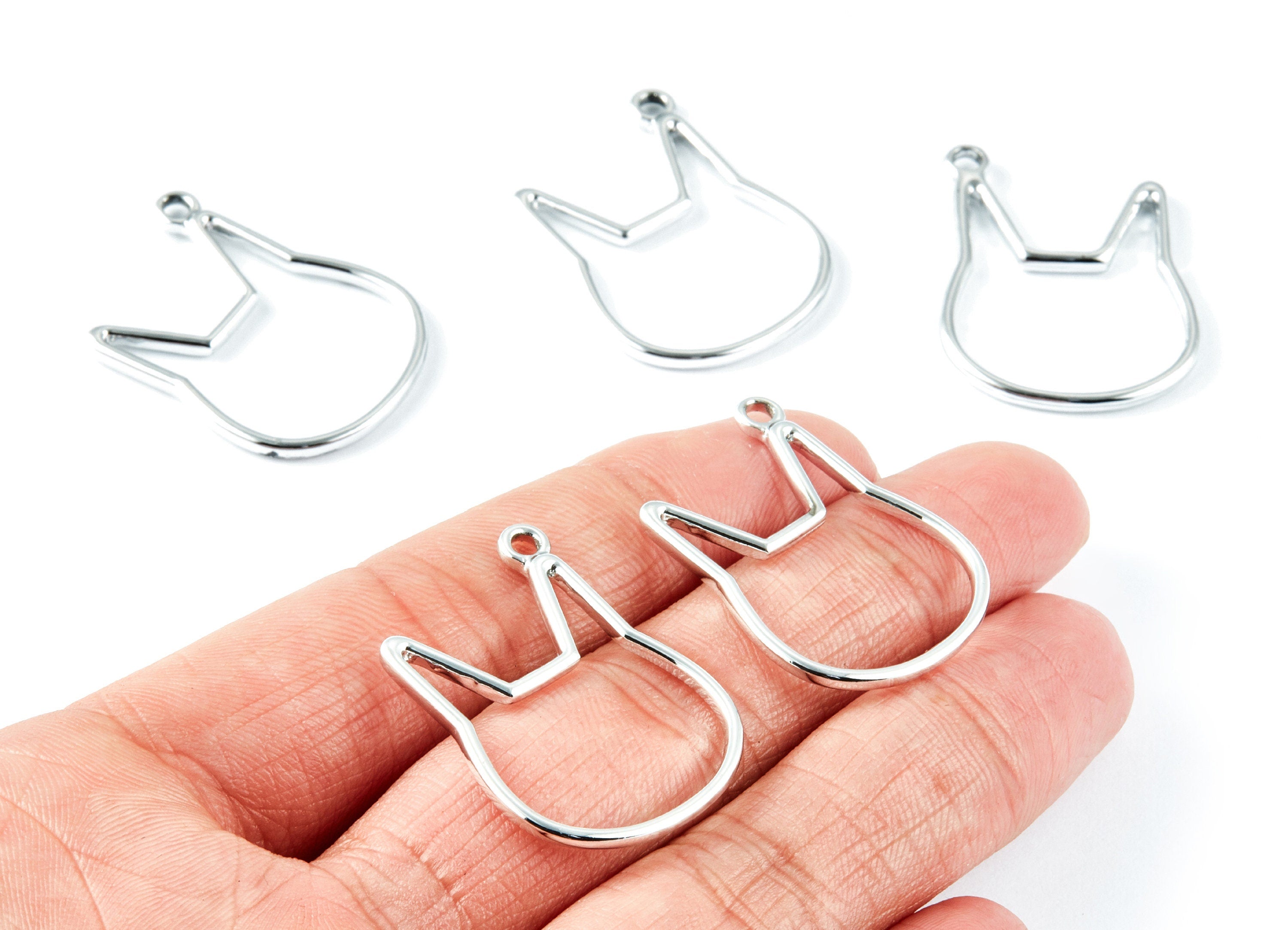Cat Shaped Charms - Zinc Alloy Earring Finding - Nickel / Silver Tone - Alloy Pendant for Necklace - 32,8x23,72x1,59mm - ZZ1215 - DOMEDBAZAAR