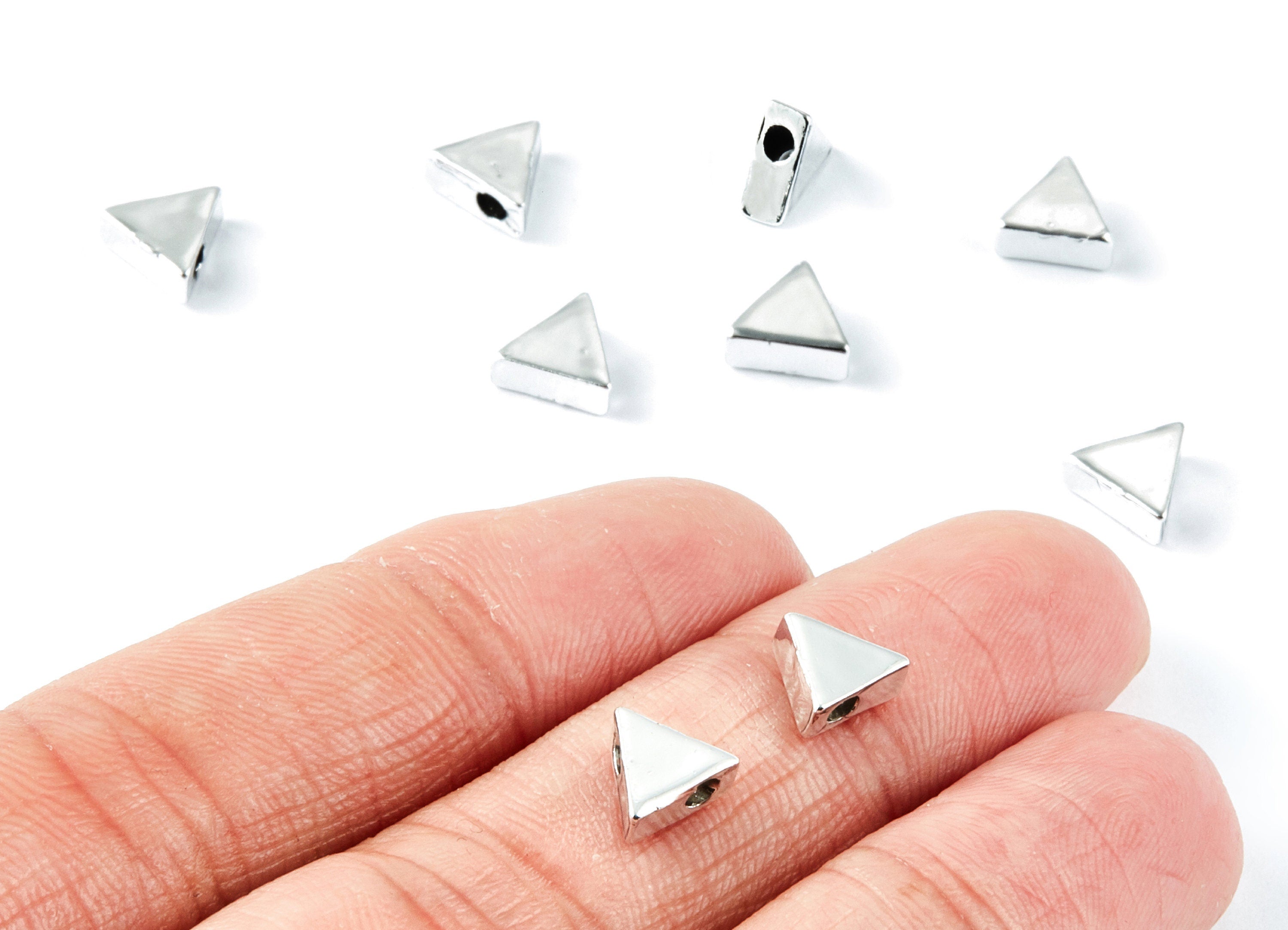 Triangle Shaped Charms - Zinc Alloy Earring Finding - Nickel / Silver Tone - Alloy Pendant for Necklace - 7,9mm x 3,3mm - ZZ1185S - DOMEDBAZAAR