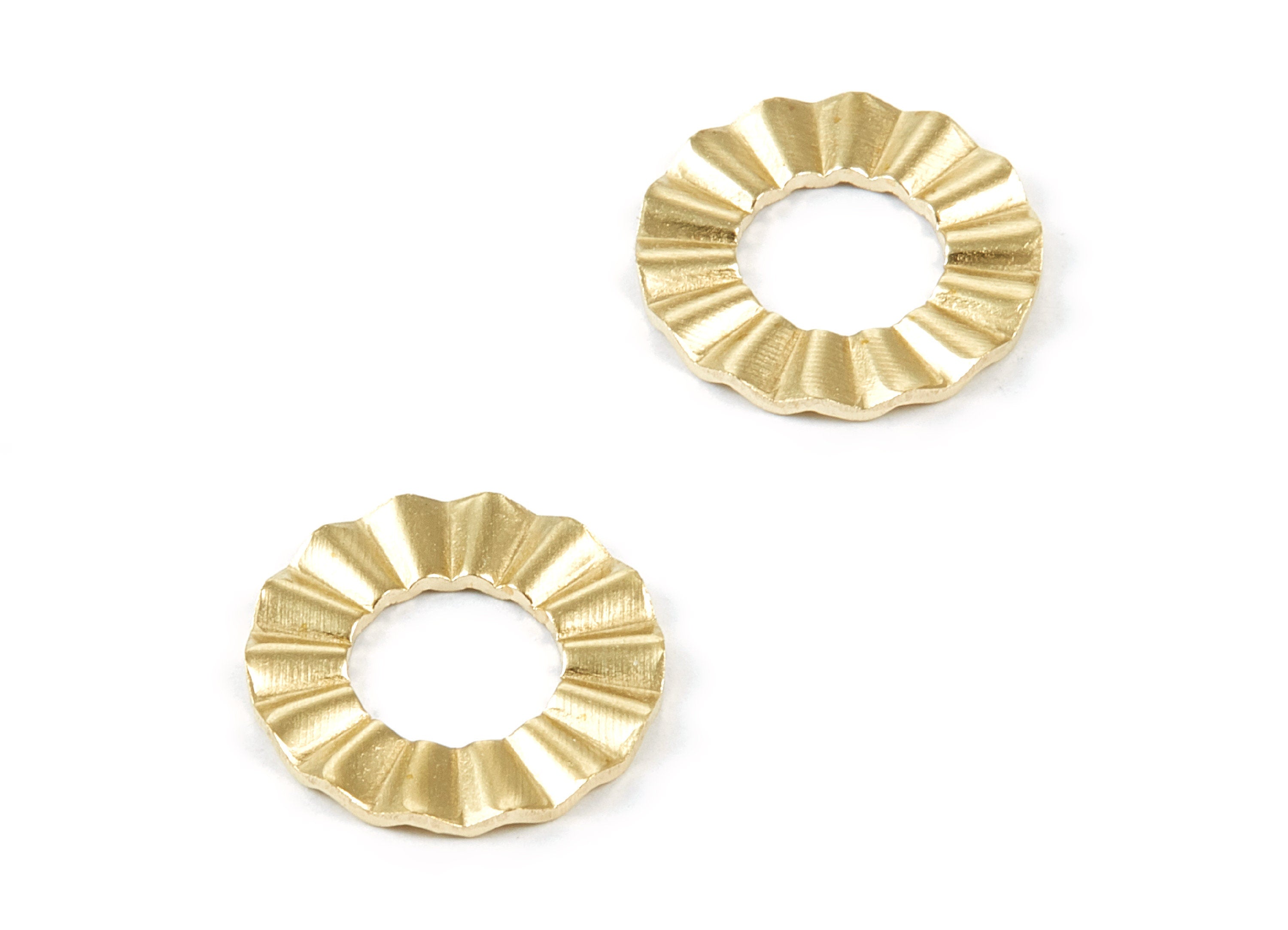 Brass Round Charms - Round Raw Brass Pendant No Holes - Earring Findings - Jewelry Supplies - 18x18x1.64mm - PP1743 - DOMEDBAZAAR
