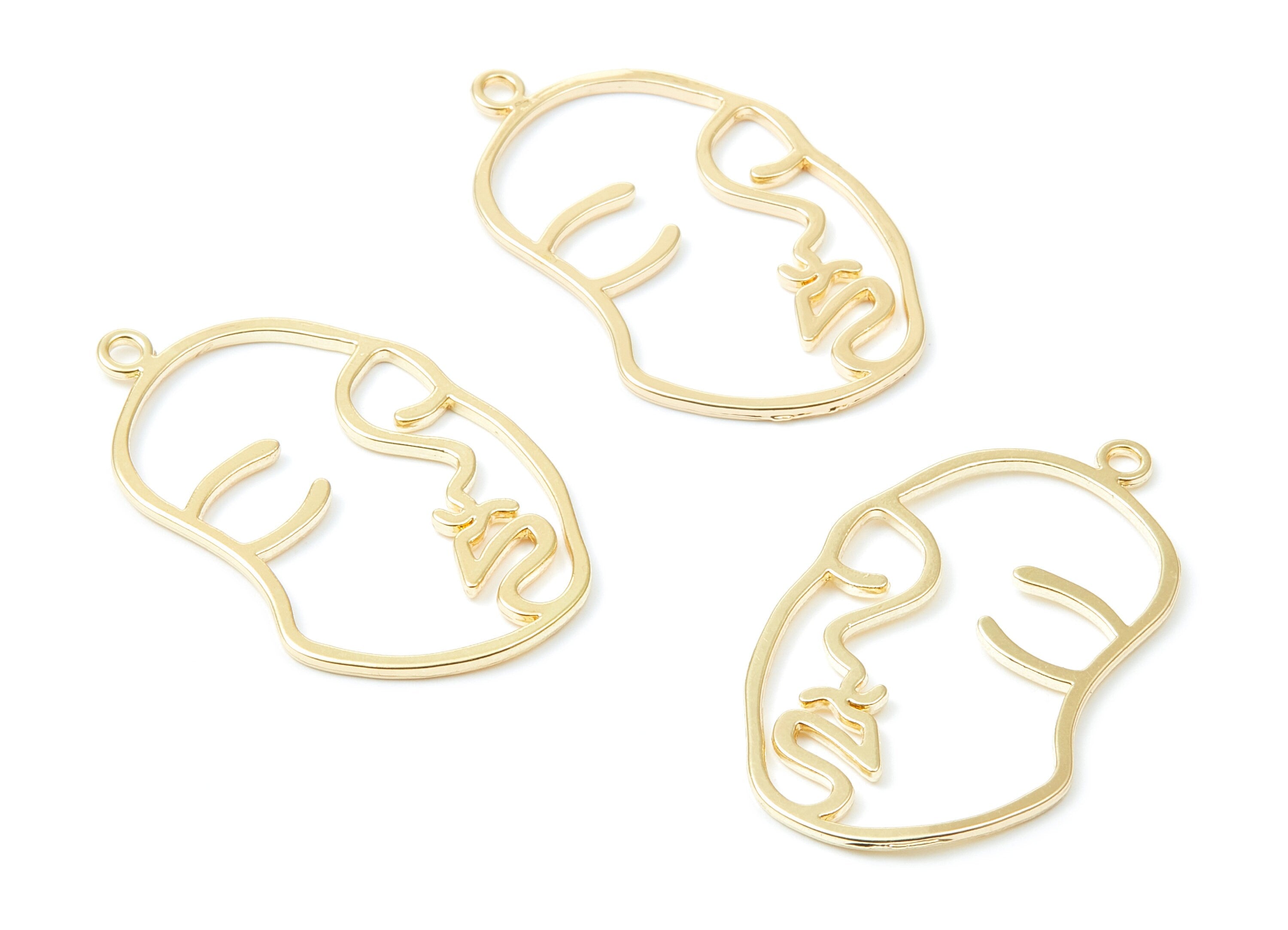 Face Shaped Charms - Zinc Alloy Earring Finding - Gold Tone - Alloy Pendant for Necklace - 43,78x25,78x1,55mm - ZZ1296 - DOMEDBAZAAR