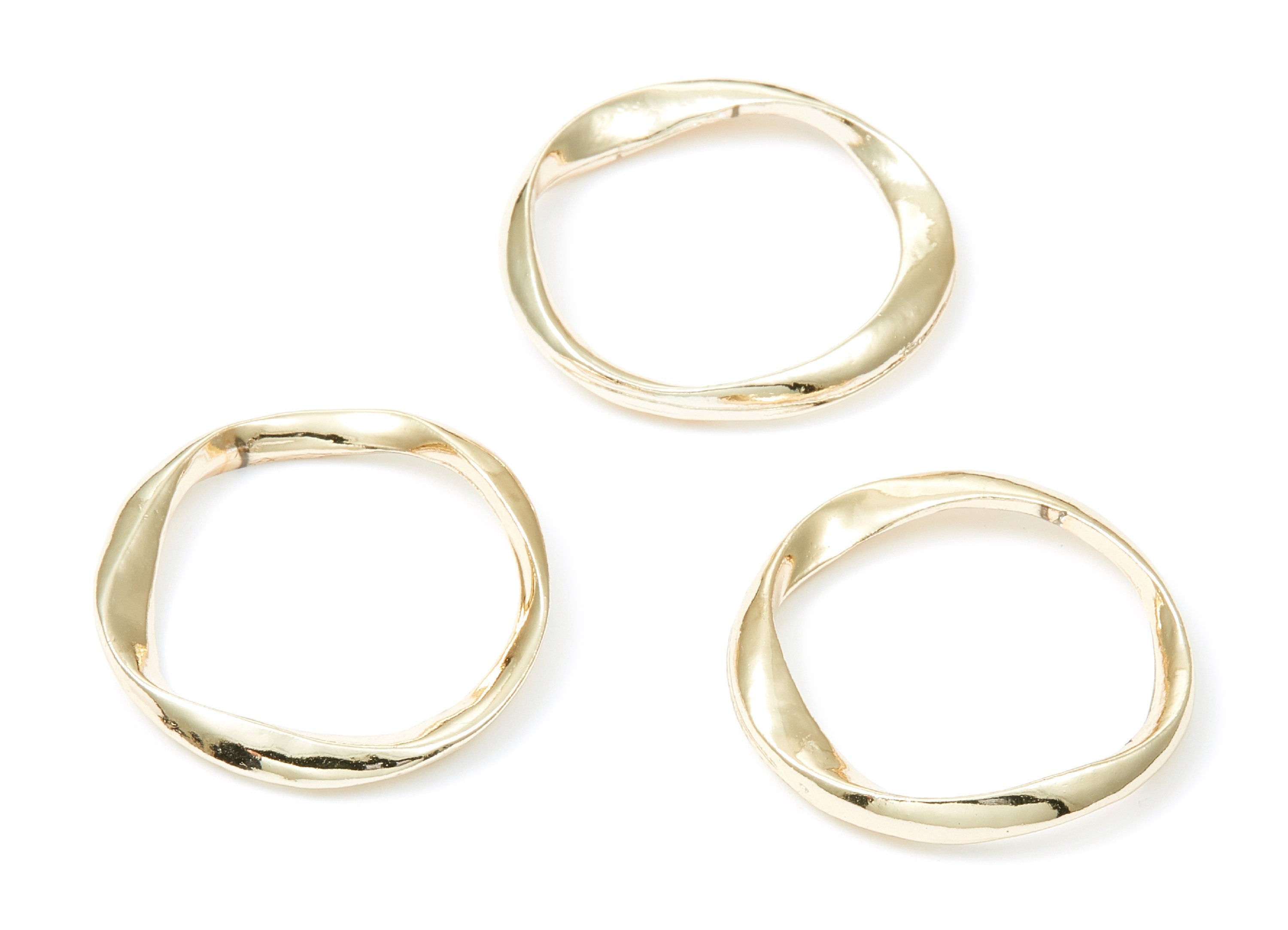 Circle Shaped Charms - Zinc Alloy Wavy Circle Shaped - Gold Tone - Alloy Pendant for Necklace - 31,1x29,92x3,43mm - ZZ1250 - DOMEDBAZAAR