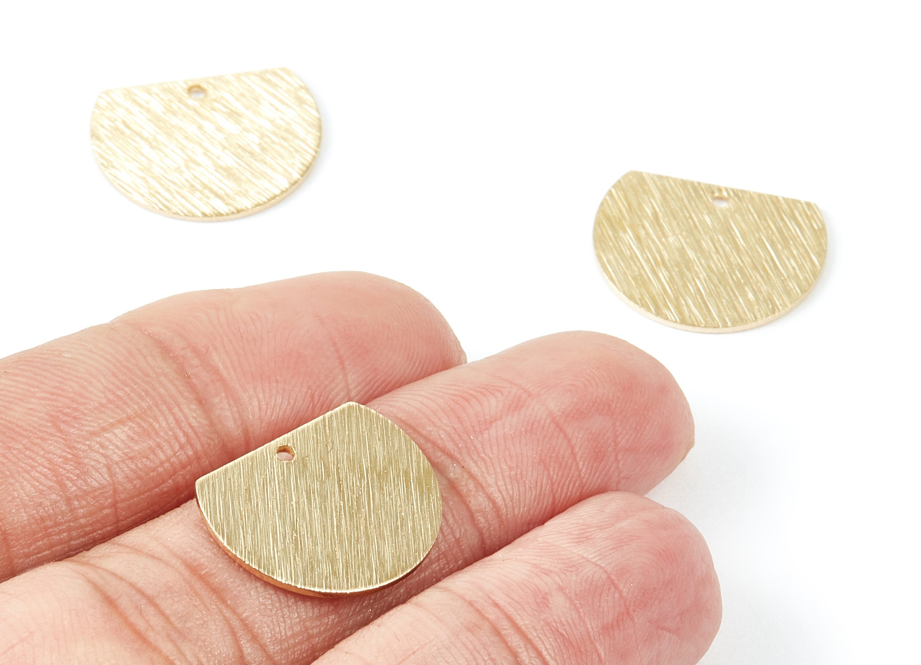 Brass D Shaped Charms - Rough Textured Raw Brass Pendant With 1 Hole - Earring Findings - Jewelry Supplies - 18,5x14,66x0,83mm - PP1911 - DOMEDBAZAAR
