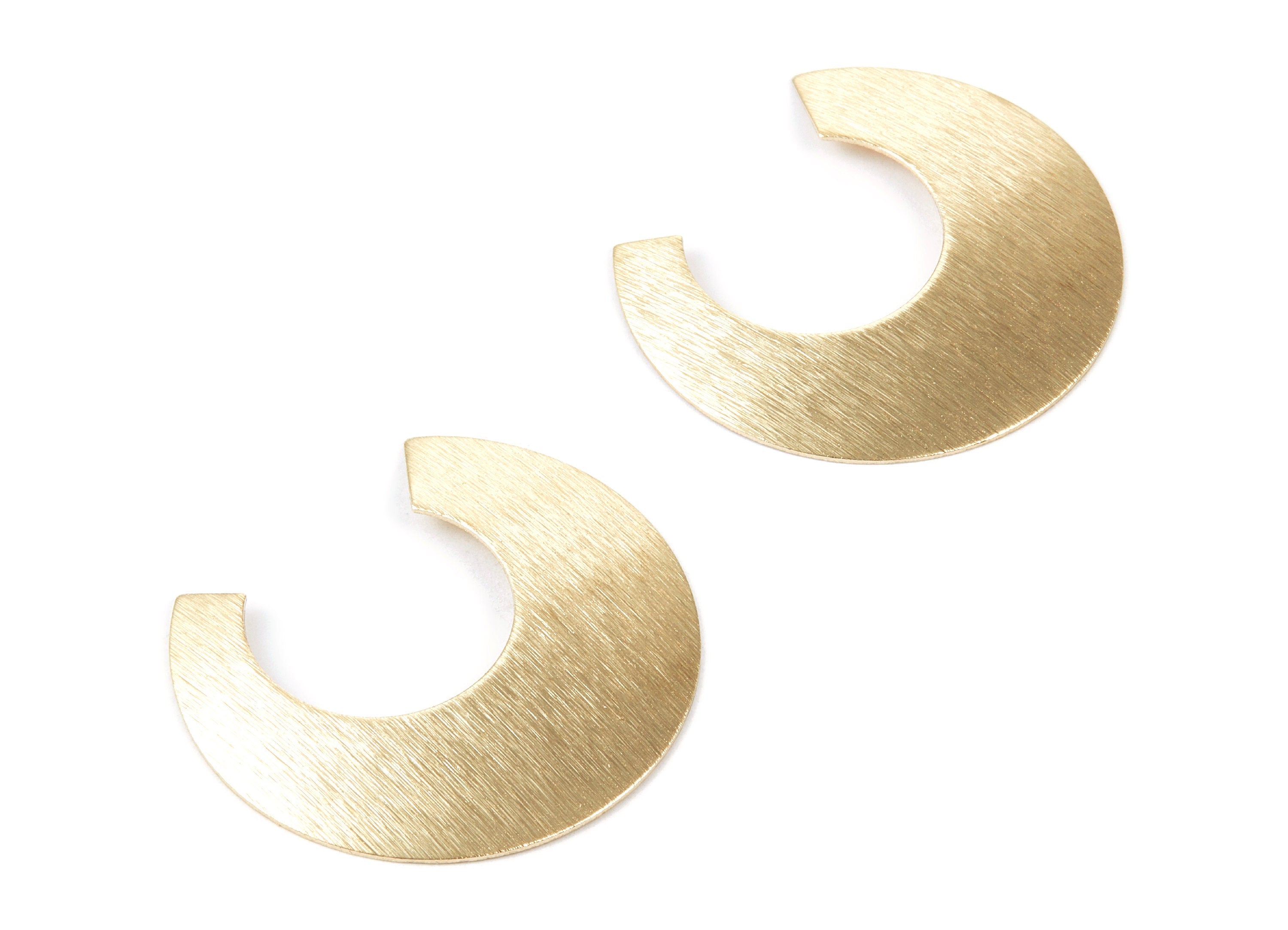 Brass Geometric Charms - Textured Geometric Round Raw Brass Pendant - Earring Findings - Jewelry Supplies - 39.93x36.44x0.63mm - PP1852 - DOMEDBAZAAR