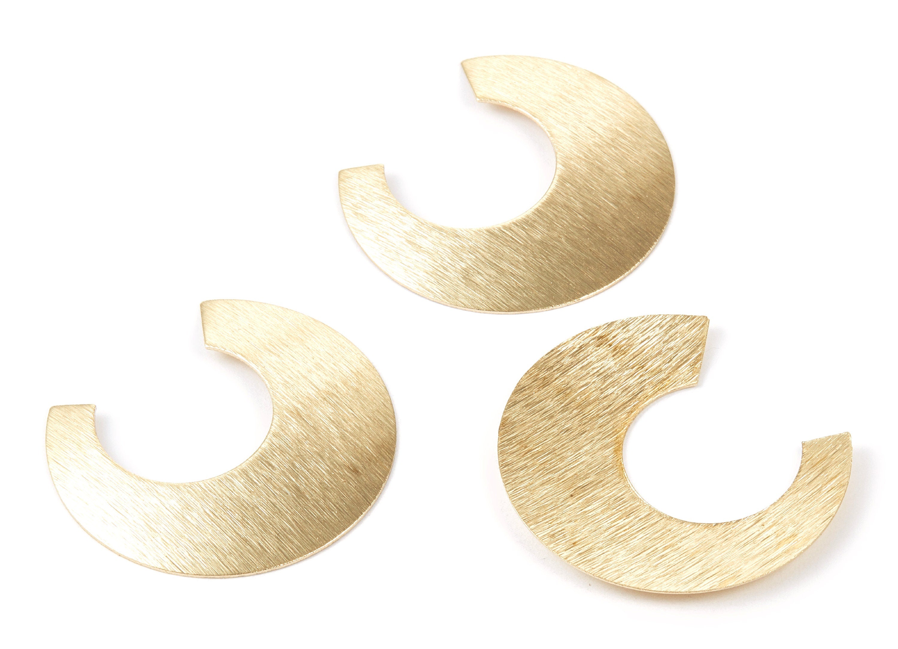 Brass Geometric Charms - Textured Geometric Round Raw Brass Pendant - Earring Findings - Jewelry Supplies - 39.93x36.44x0.63mm - PP1852 - DOMEDBAZAAR