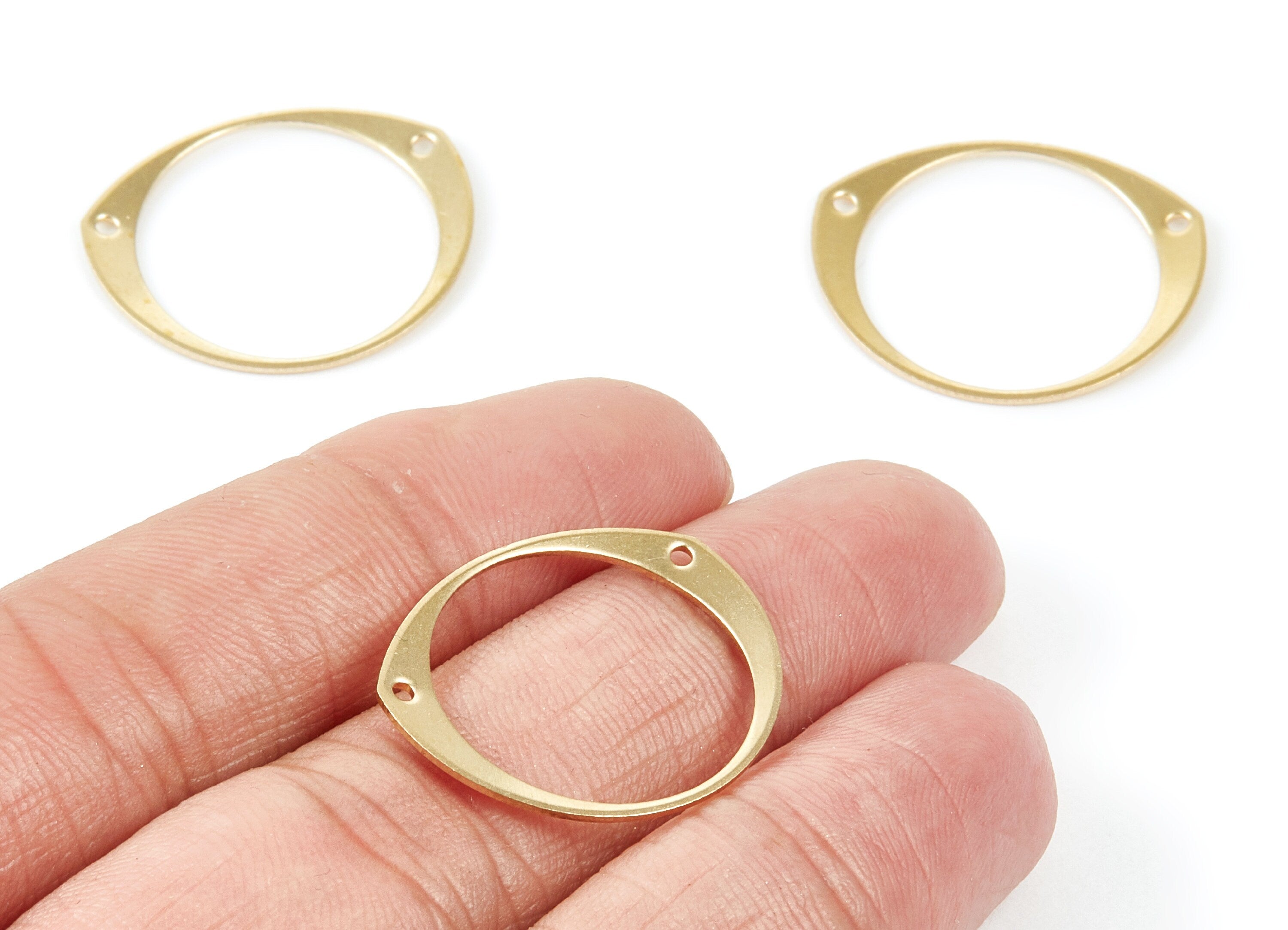 Brass Round Charms - Round Raw Brass Connectors With 2 Holes - Jewelry Supplies - 25,9x21,6x0,77mm - PP1817 - DOMEDBAZAAR