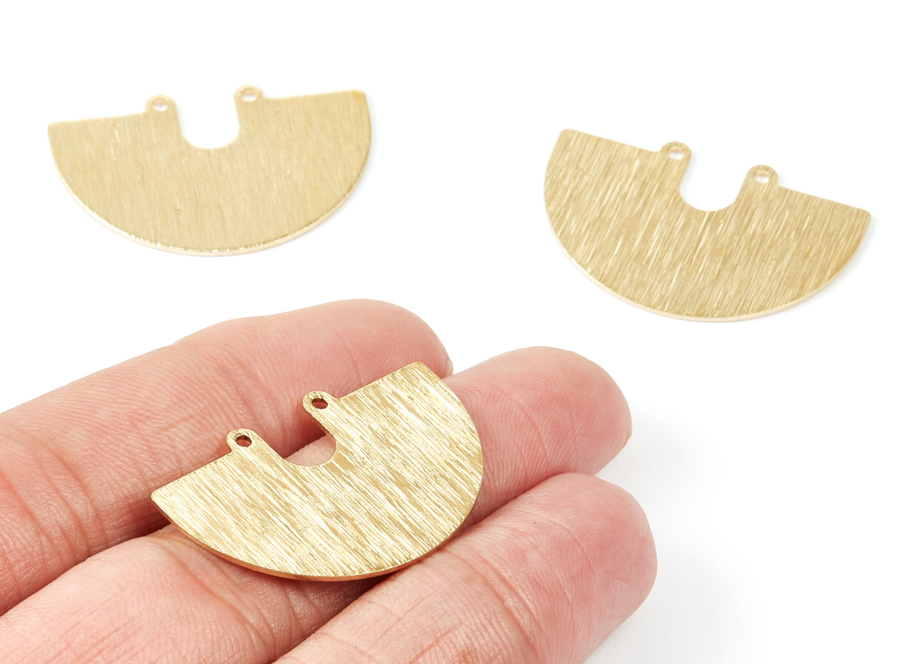 Brass Geometric Charms - Textured U Shaped Raw Brass Connector with 2 Holes - Jewelry Supplies - 33,11x22x0,85mm - PP1941 - DOMEDBAZAAR