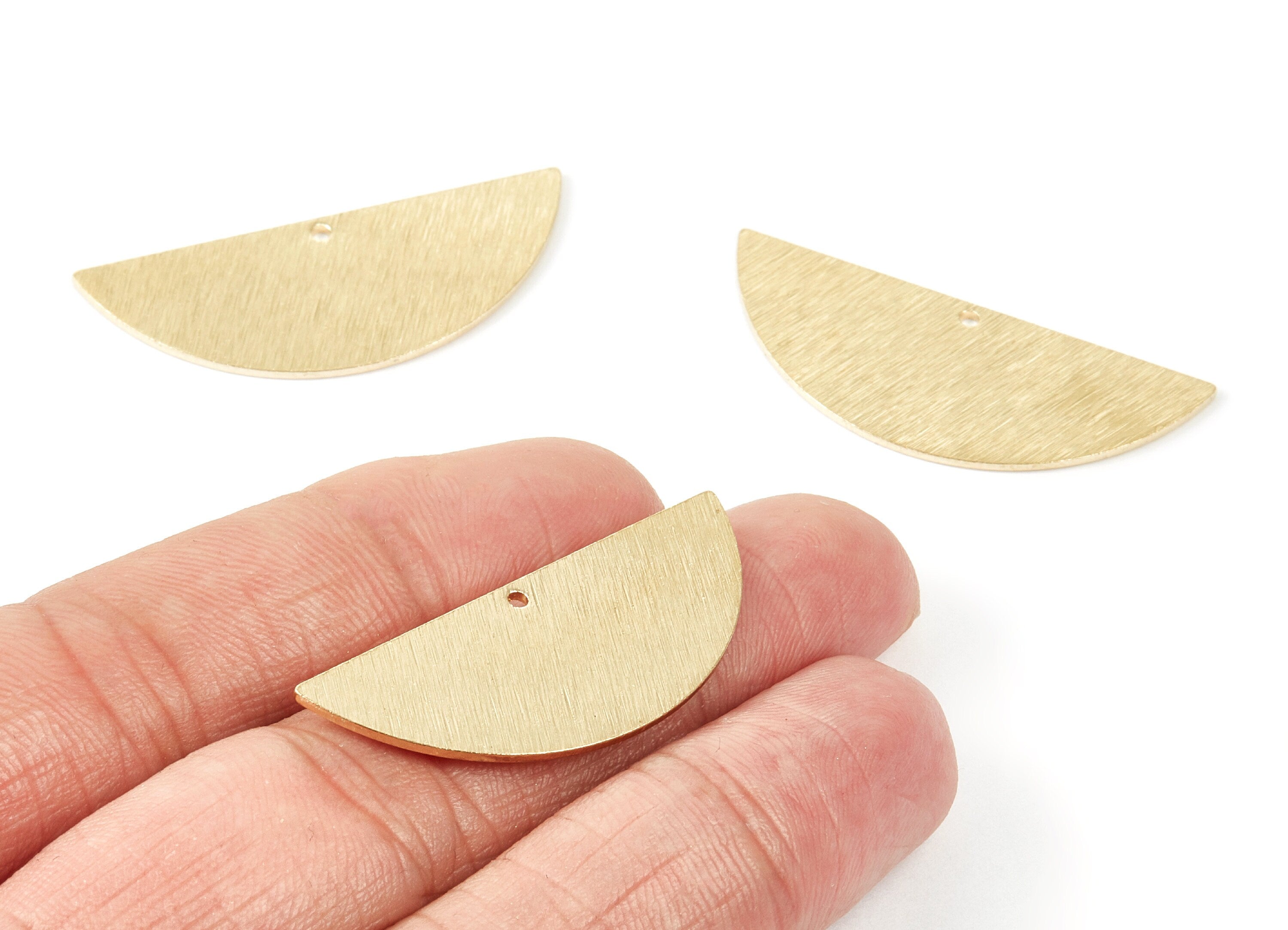 Brass Half Moon Charms - Textured Semi Circle Raw Brass Connector with 1 Holes - Jewelry Supplies - 39,23x15,44x1mm - PP2110 - DOMEDBAZAAR