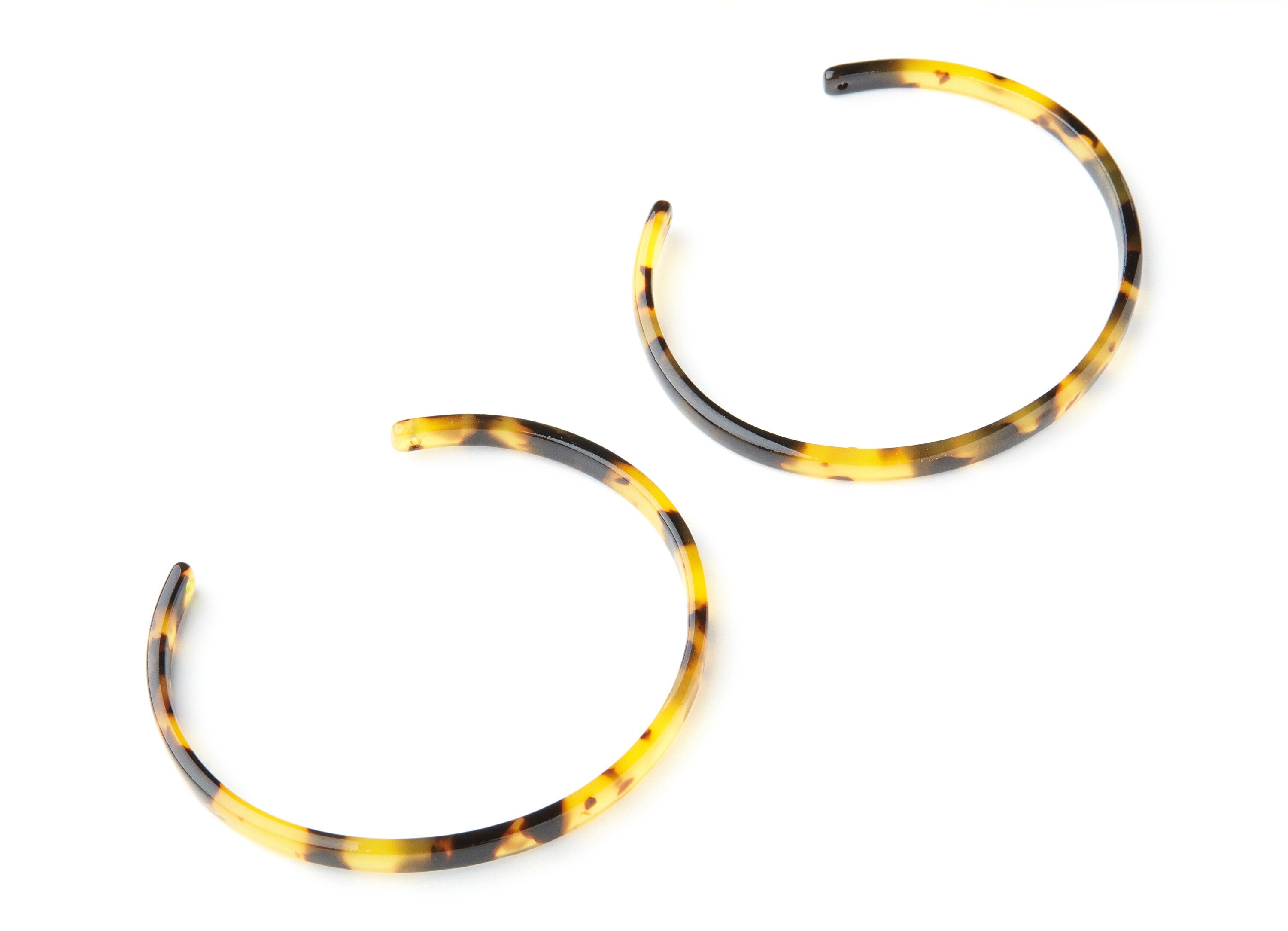 Acetate Acrylic Cuff Bracelet - Tortoise Shell Bracelet With 2 Holes - Circle Bracelet - Color Code: A01 - 63.5x55x2.6mm - AC1416B - DOMEDBAZAAR
