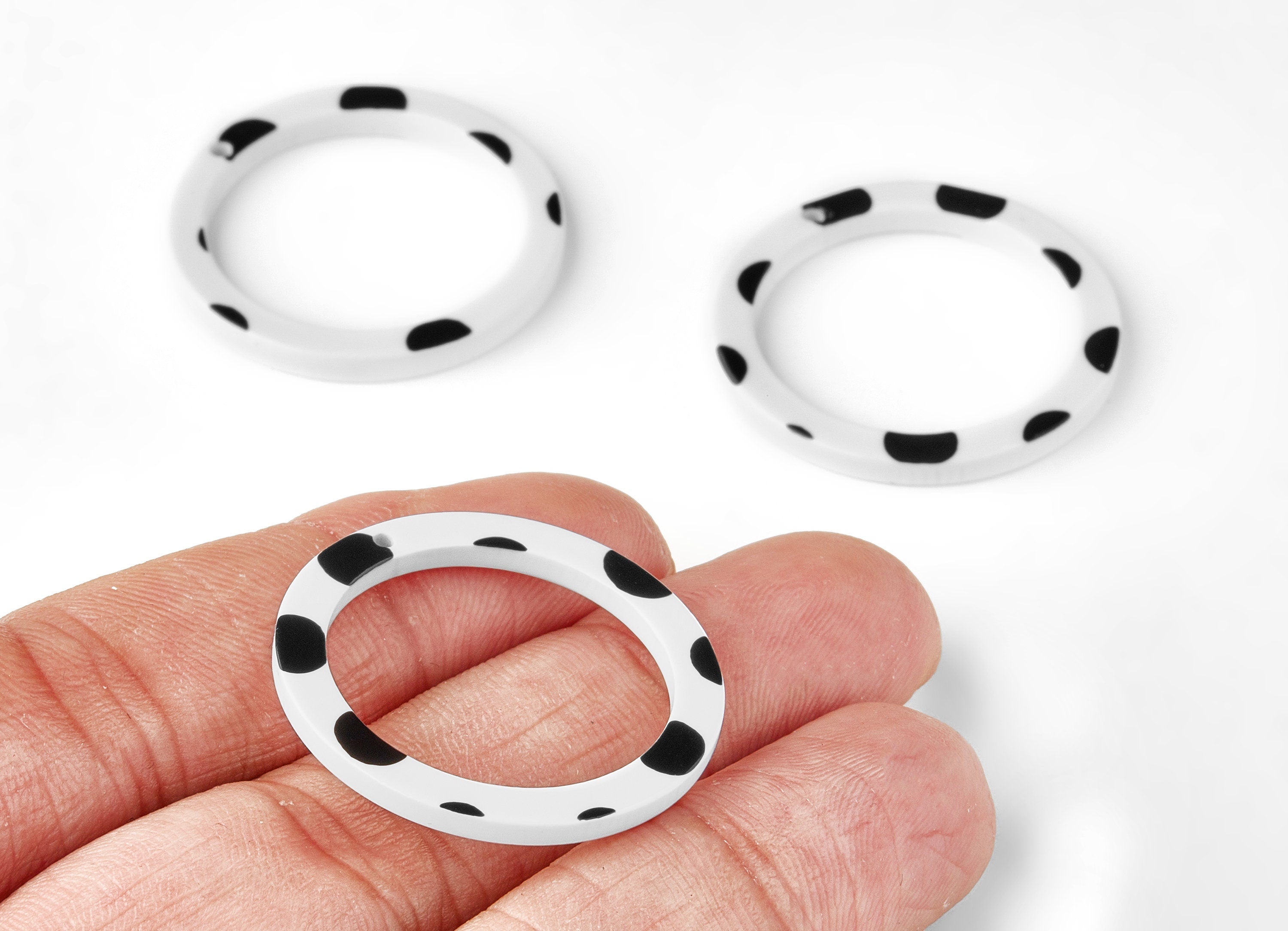 Acetate Hoop Earring Charms - Circle Pendant - Earring Findings - Jewelry Supplies - Color Code: A277 - 29.8x29.8x2.52mm - AC1119-A277 - DOMEDBAZAAR