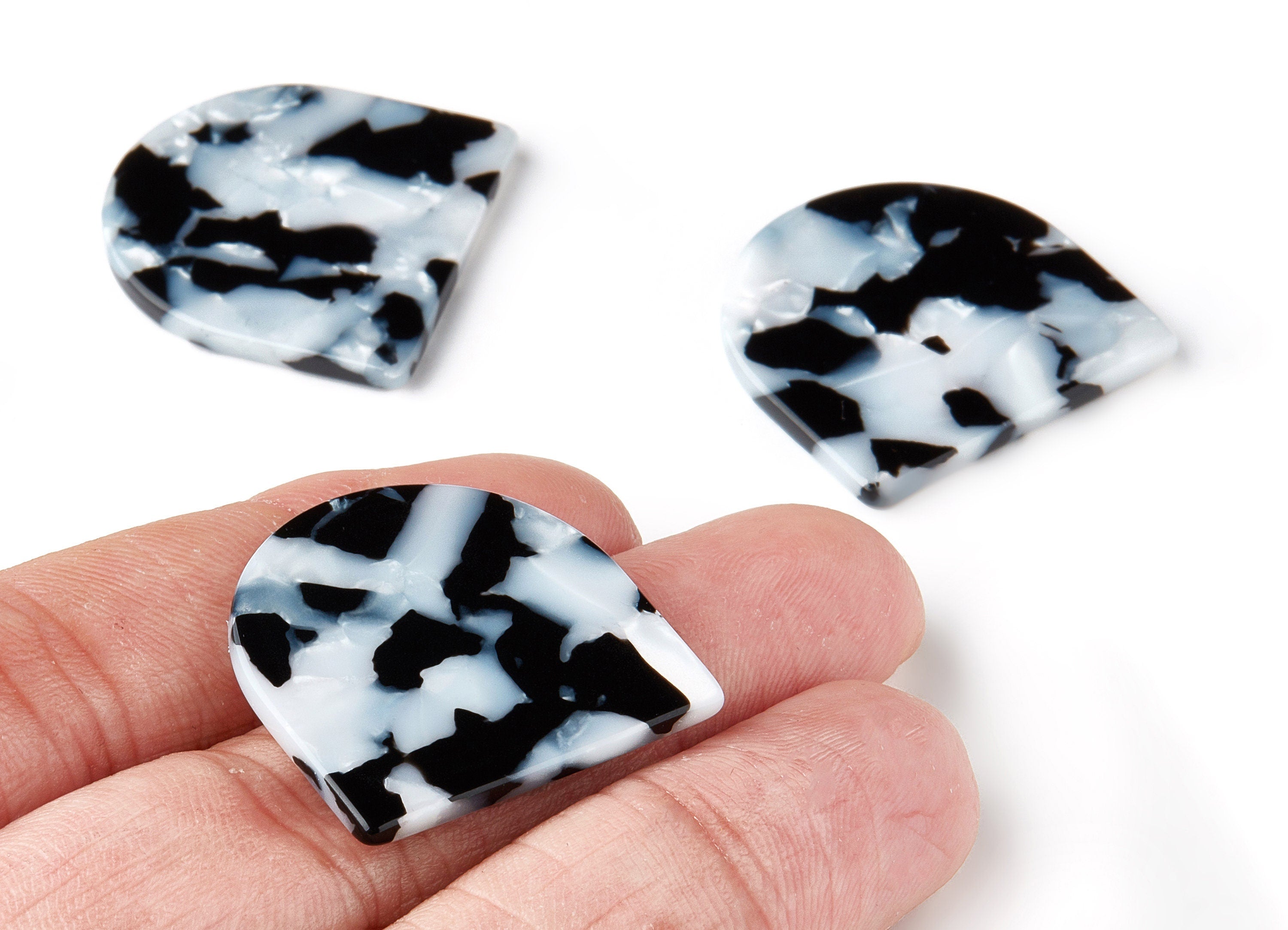 Acetate D Charms - D Earrings and Pendant - Earring Findings - Jewelry Supplys - Color Code: A15 - 27.5x26.5x2.5mm - AC1541-A15 - DOMEDBAZAAR