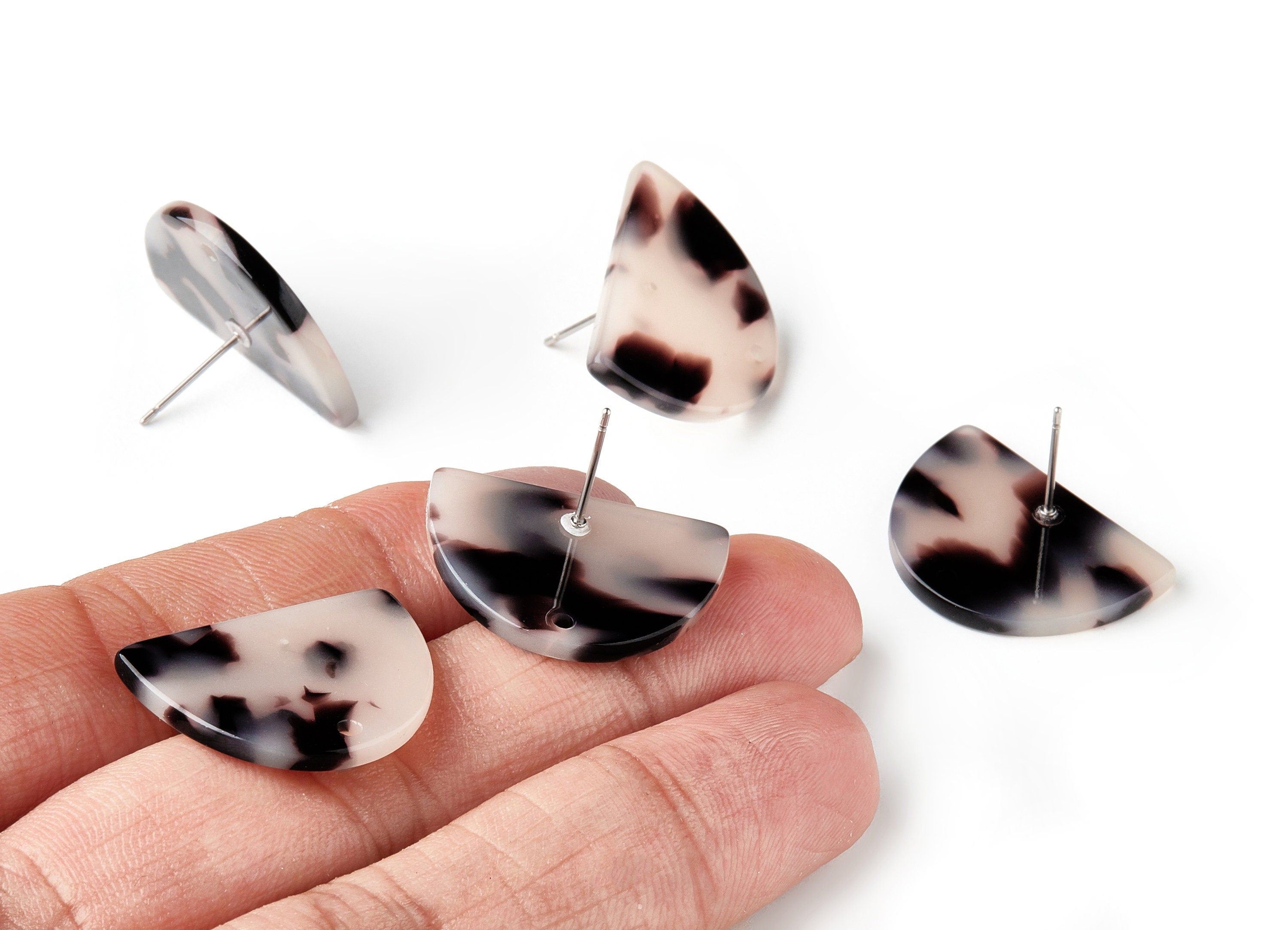 Acetate Acrylic Earring Stud - Post Charms - Blond Tortoise Shell Earrings - D Shaped - Color Code: A07 - 25x18x2.48mm - AC1586-A07 - DOMEDBAZAAR