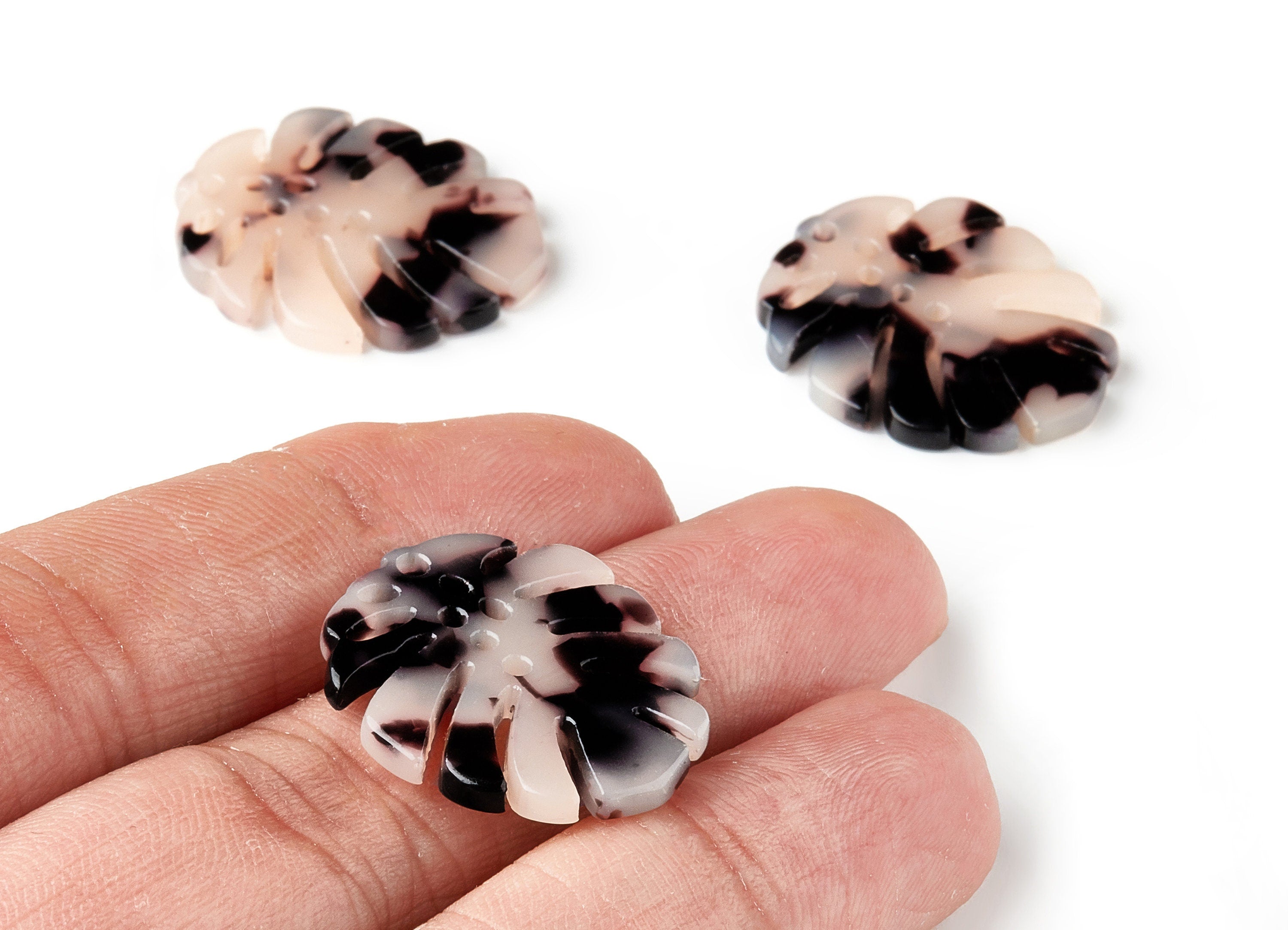 Acetate Monstera Charms - Blonde Tortoise Shell Earrings - Monstera Earring and Pendant - Color Code: A07 - 25.56x21.69x2.51mm - AC1601-A07 - DOMEDBAZAAR