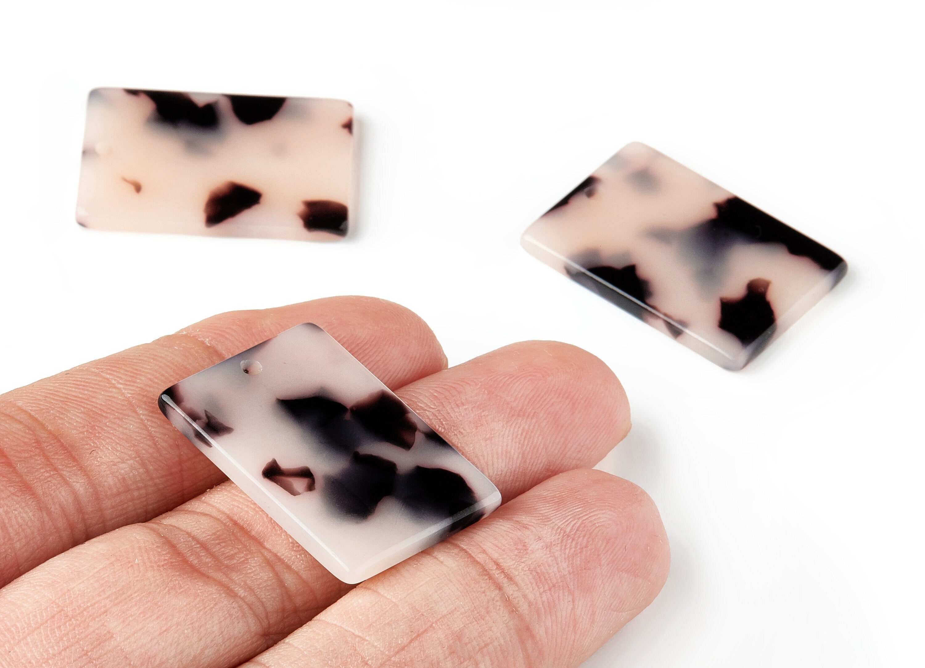 Acetate Acrylic Earring Charm - Blonde Tortoise Shell Earring - Rectangle Shaped Pendant - Color Code: A07 - 28.05x19.85x2.55mm - AC1597-A07 - DOMEDBAZAAR
