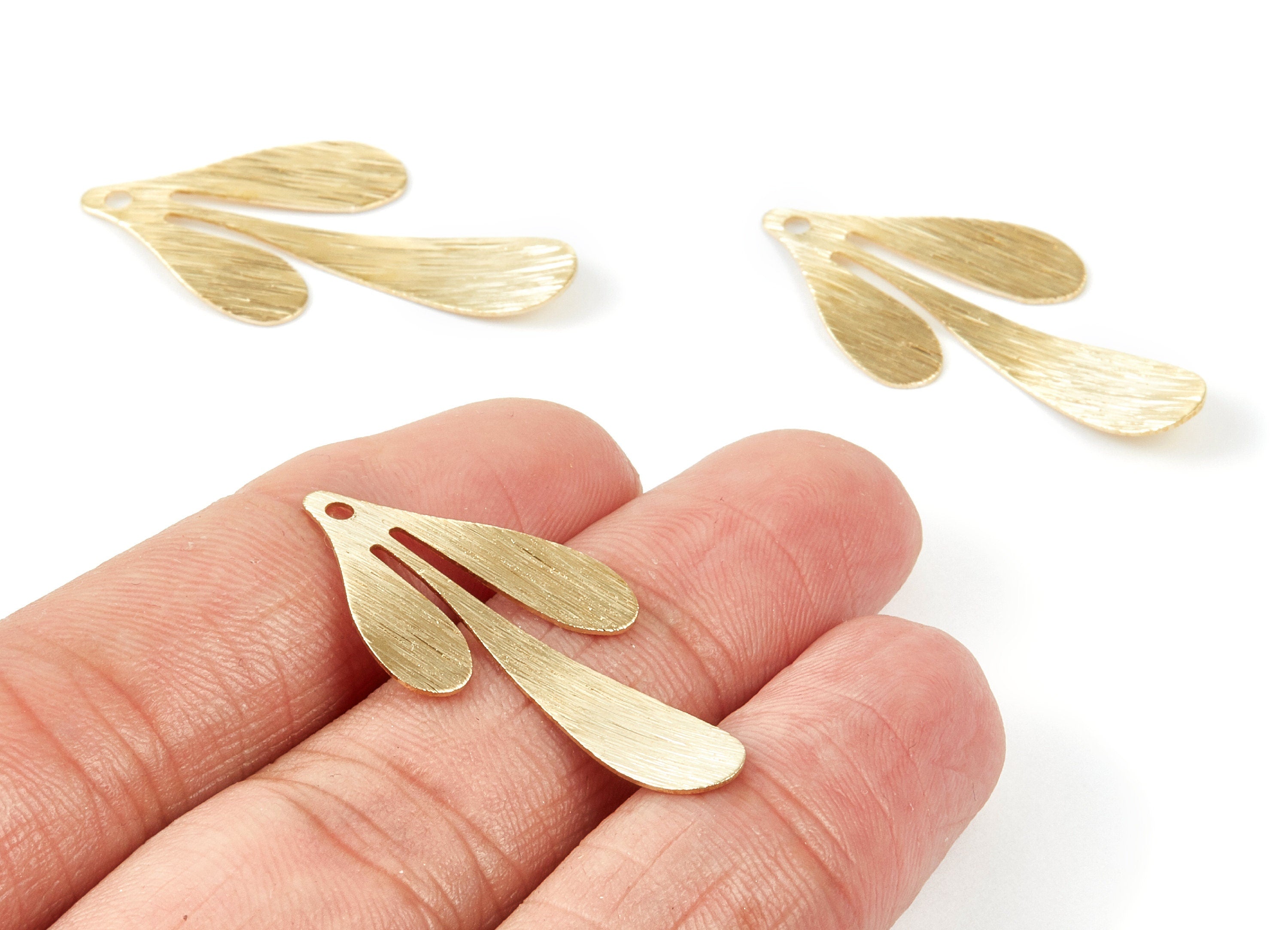 Brass Textured Leaf Charms - Textured Leaf Shaped Raw Brass Pendant - Earring Findings - Jewelry Supplies - 35,2x17,28x0,63mm - PP2073 - DOMEDBAZAAR