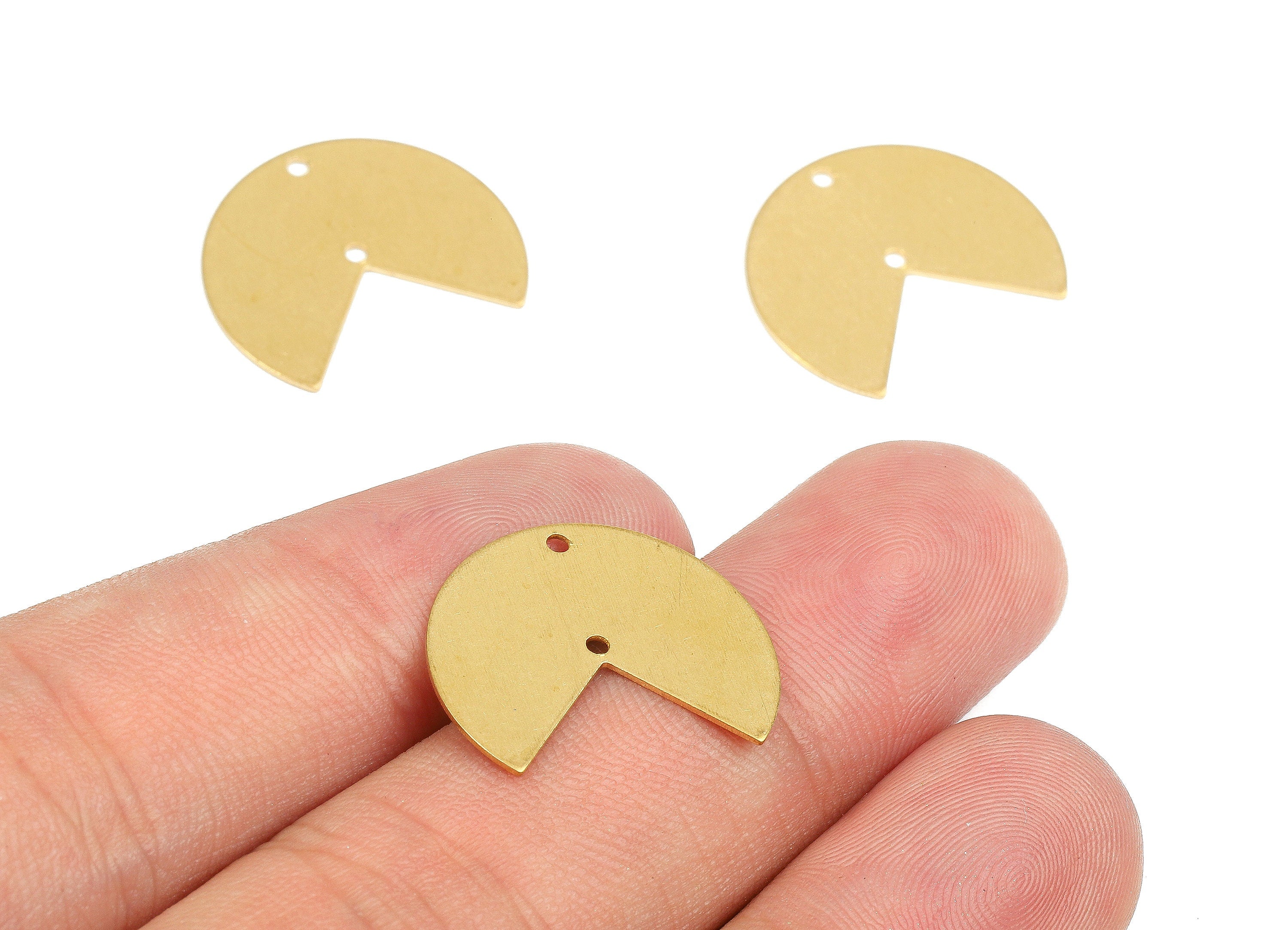 Personalized stamping blank - Brass Round Connectors - Raw Brass Fan Pendant Necklace - Brass Connector Charms - 20.02x17.04x0.7mm - PP2648 - DOMEDBAZAAR