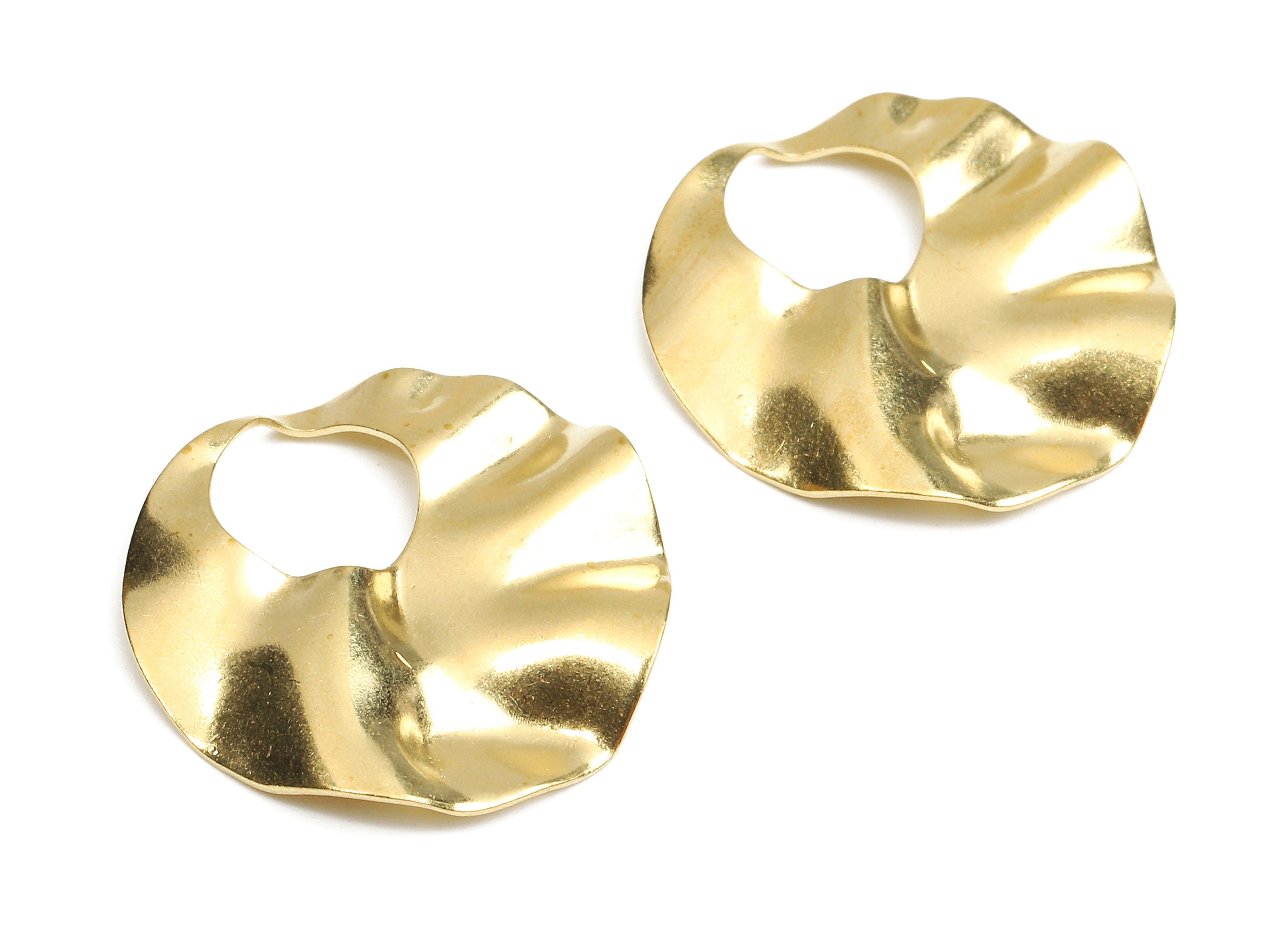 Brass Wavy Round Charms - Raw Brass Wavy Round Earrings and Pendant - Earring Findings - Jewelry Supplies - 25.47x25.11x0.63mm - PP2528 - DOMEDBAZAAR