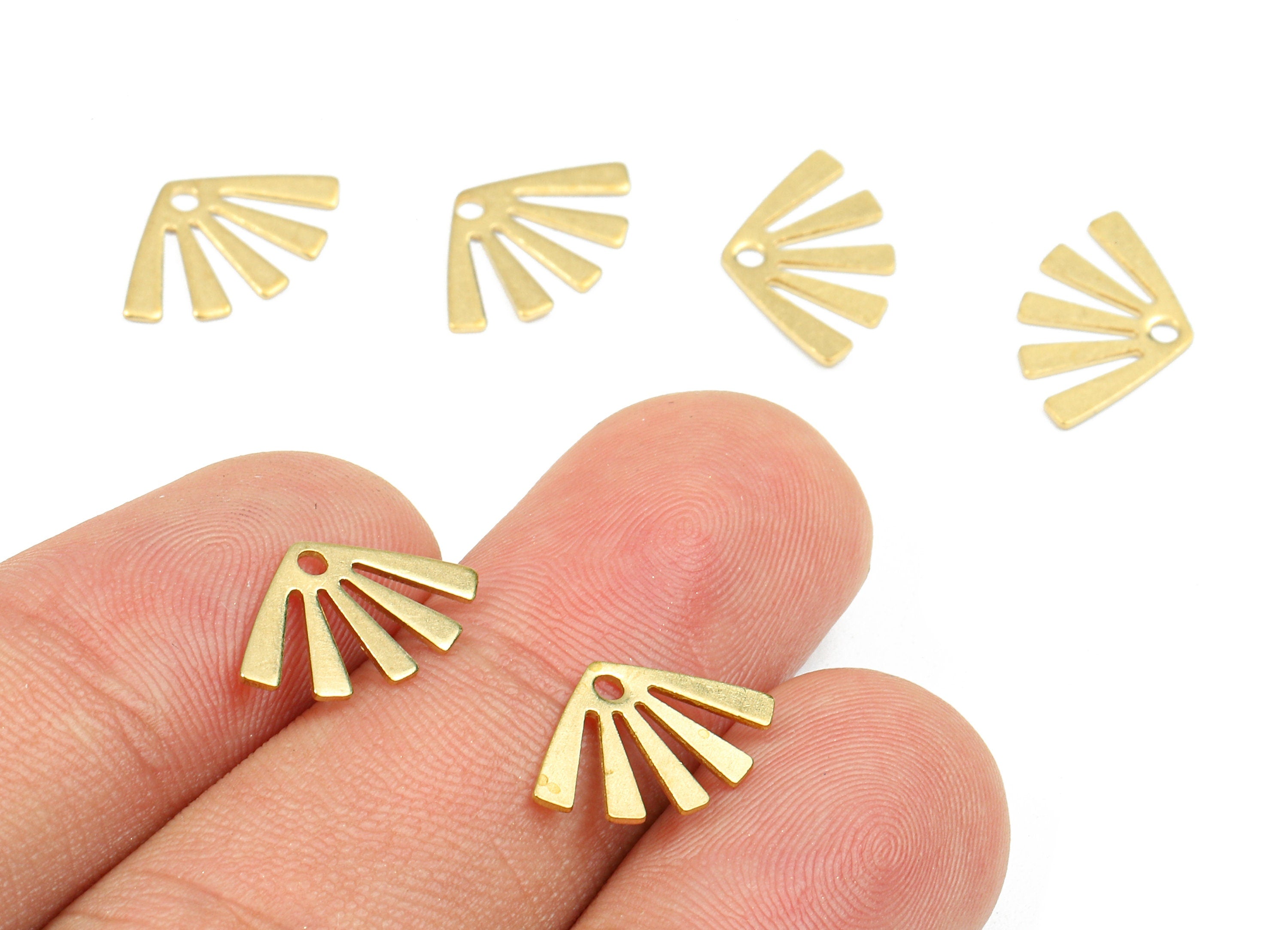 Brass Sun Charms - Raw Brass Sun Earrings and Pendant - Brass Sun Necklace - Jewellery Supplies - 14.92x9.37x0.68mm - PP2489 - DOMEDBAZAAR