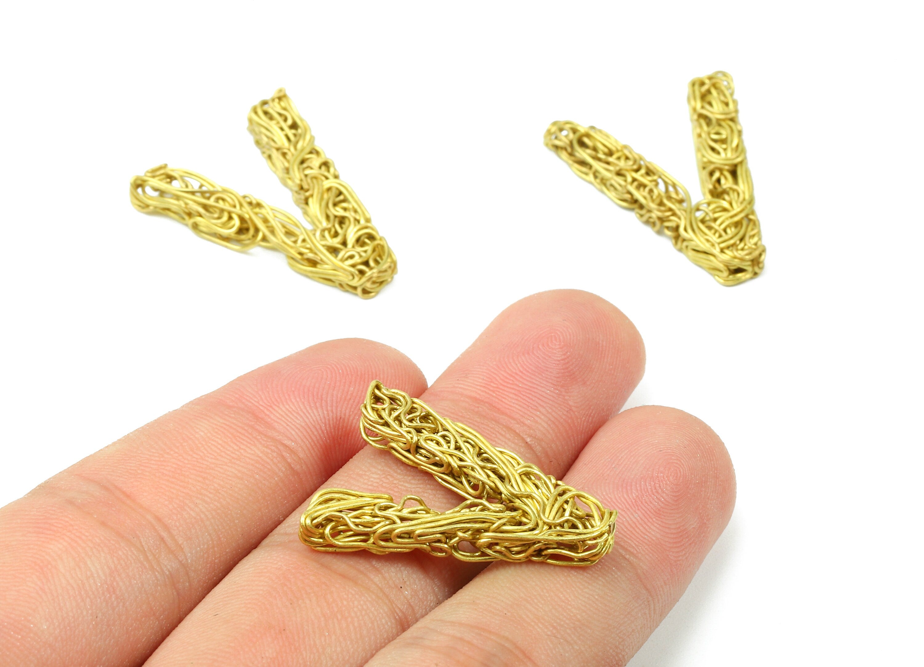 Brass V letter Pendant - Raw Brass Hammered Wire Letter V Alphabets Charms  - Jewelry Supplies - 28.11x23.3x3.92mm - PP2940 - DOMEDBAZAAR