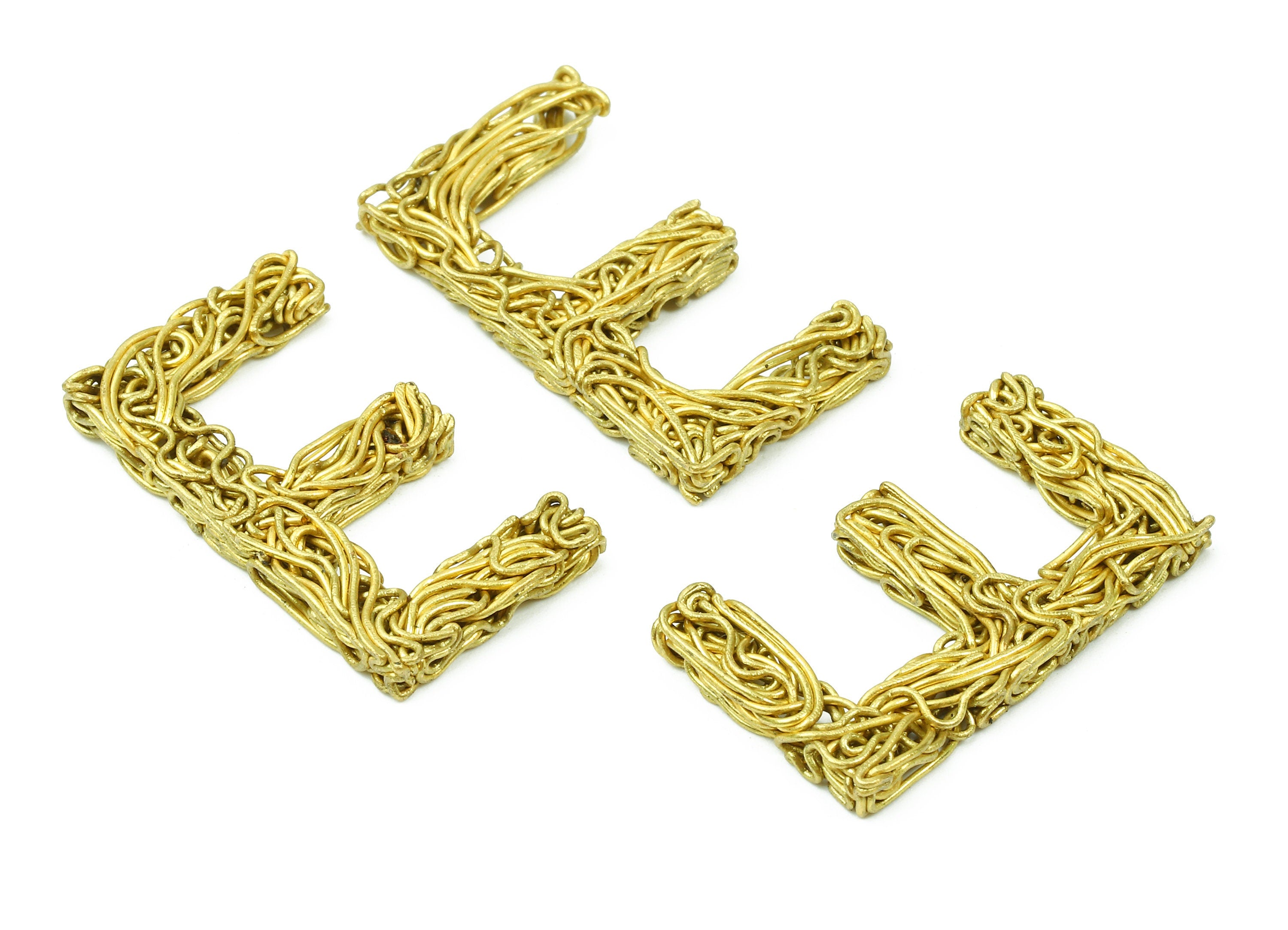 Brass E letter Pendant - Raw Brass Hammered Wire Letter E Alphabets Charms  - Jewelry Supplies - 28.05x15.83x3.1mm - PP2923 - DOMEDBAZAAR