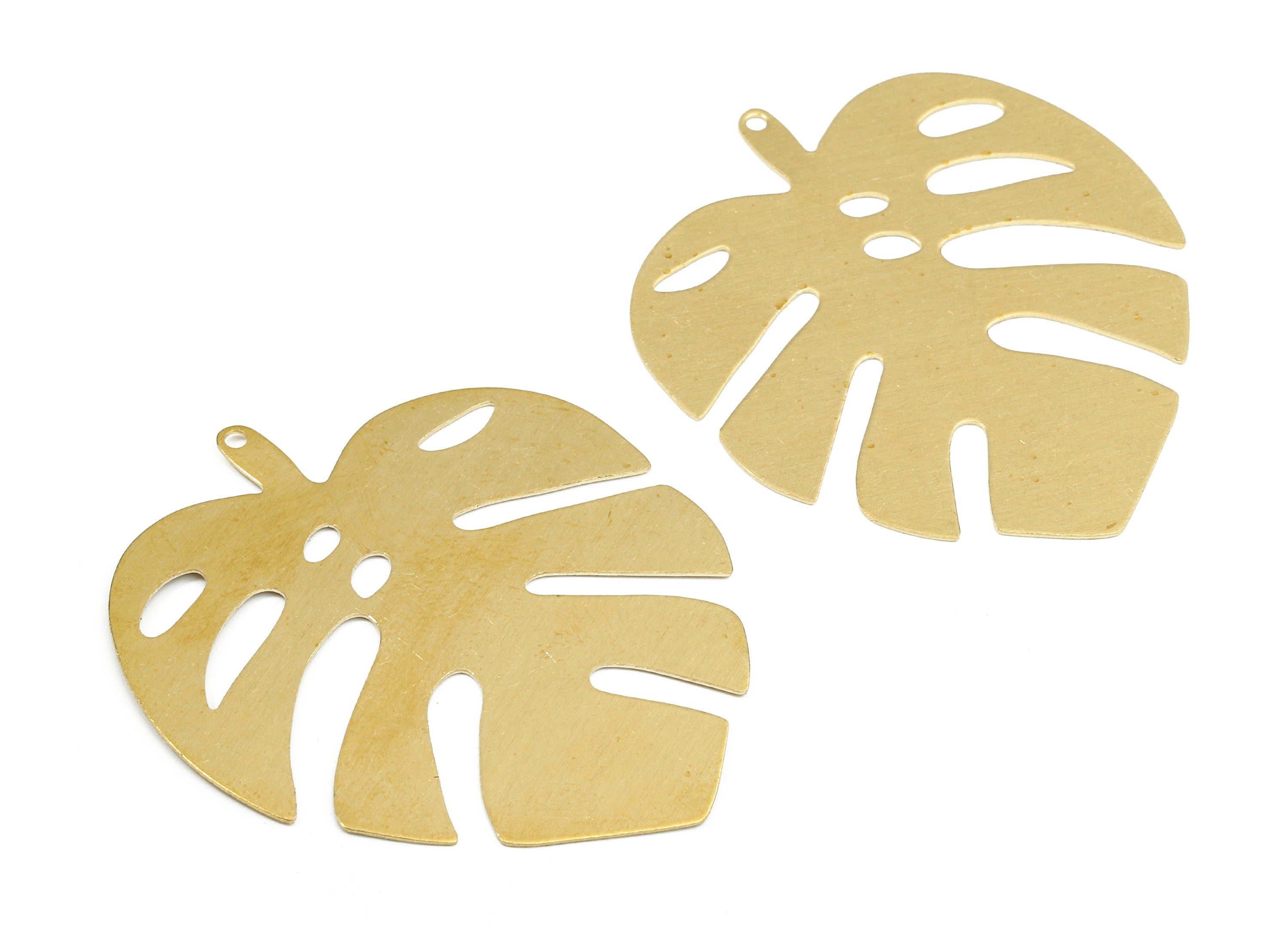 Brass Leaf Charms - Leaf Shaped Raw Brass Pendant - Jewelry Supplies - 51,2x45,6x0,5mm - PP1409 - DOMEDBAZAAR