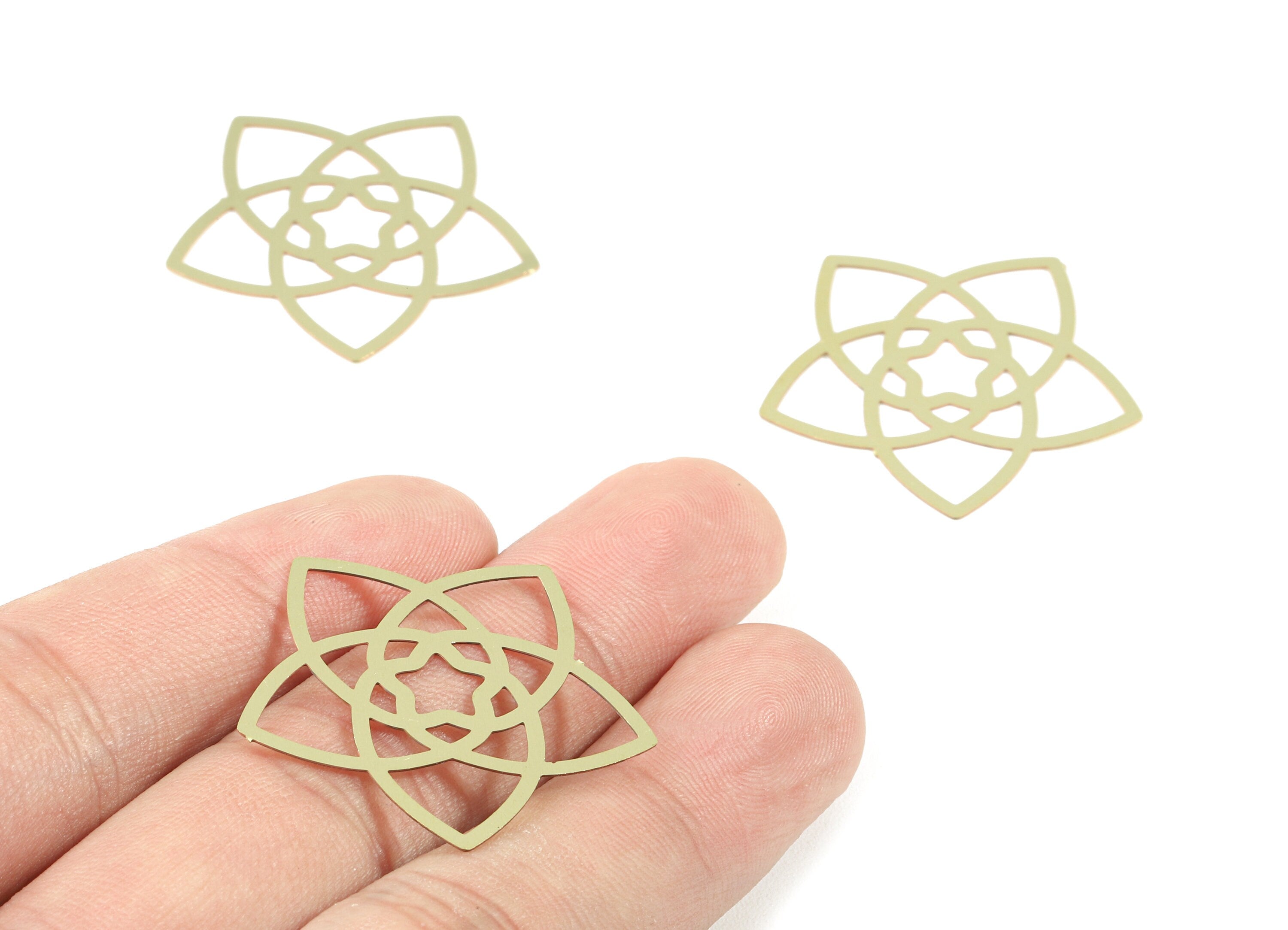 Brass Flower Charms - Raw Brass Star Earrings and Pendant - Brass Necklace Charms - Jewelry Supplies - 31.31x29.86x0.3mm - JJB5838 - DOMEDBAZAAR