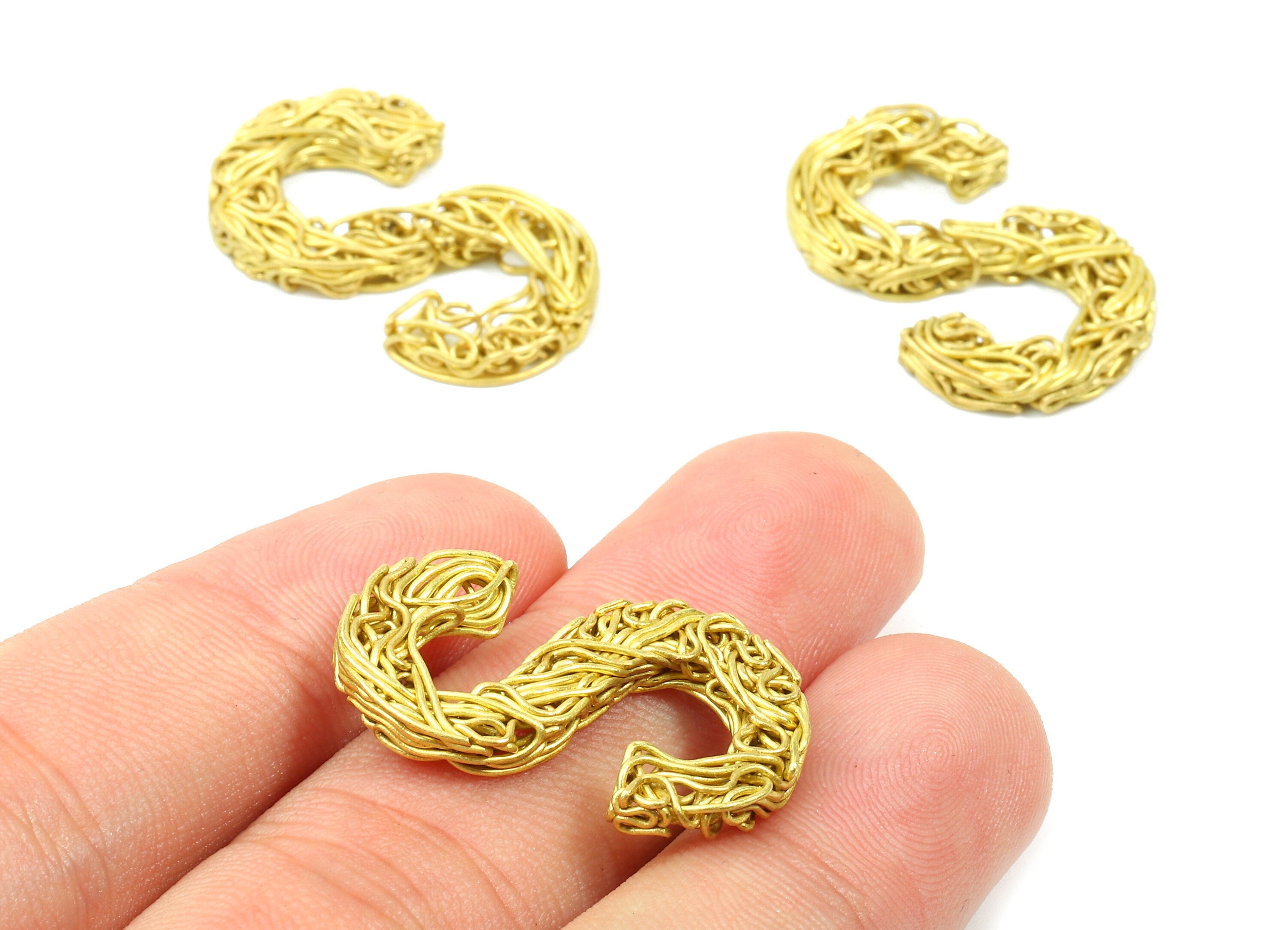 Brass S letter Pendant - Raw Brass Hammered Wire Letter S Alphabets Charms  - Jewelry Supplies - 27.6x17.55x3.08mm - PP2937 - DOMEDBAZAAR