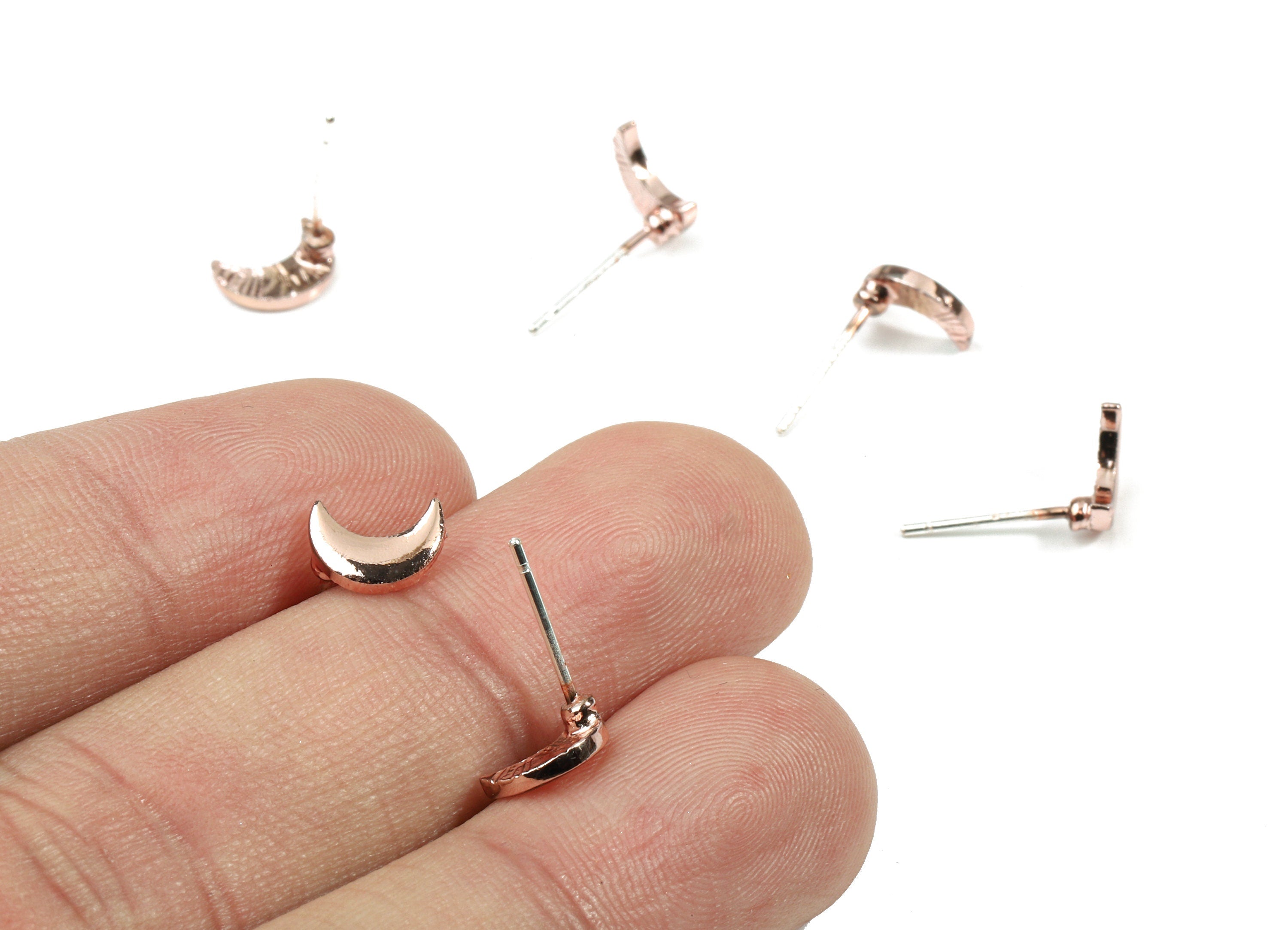 Alloy Crescent Earring Stud - Moon Earring Post - Earring Post - Rose Tone - Jewelry Supplies - 7.67x5.6x1.43mm - ZZ1591R - DOMEDBAZAAR