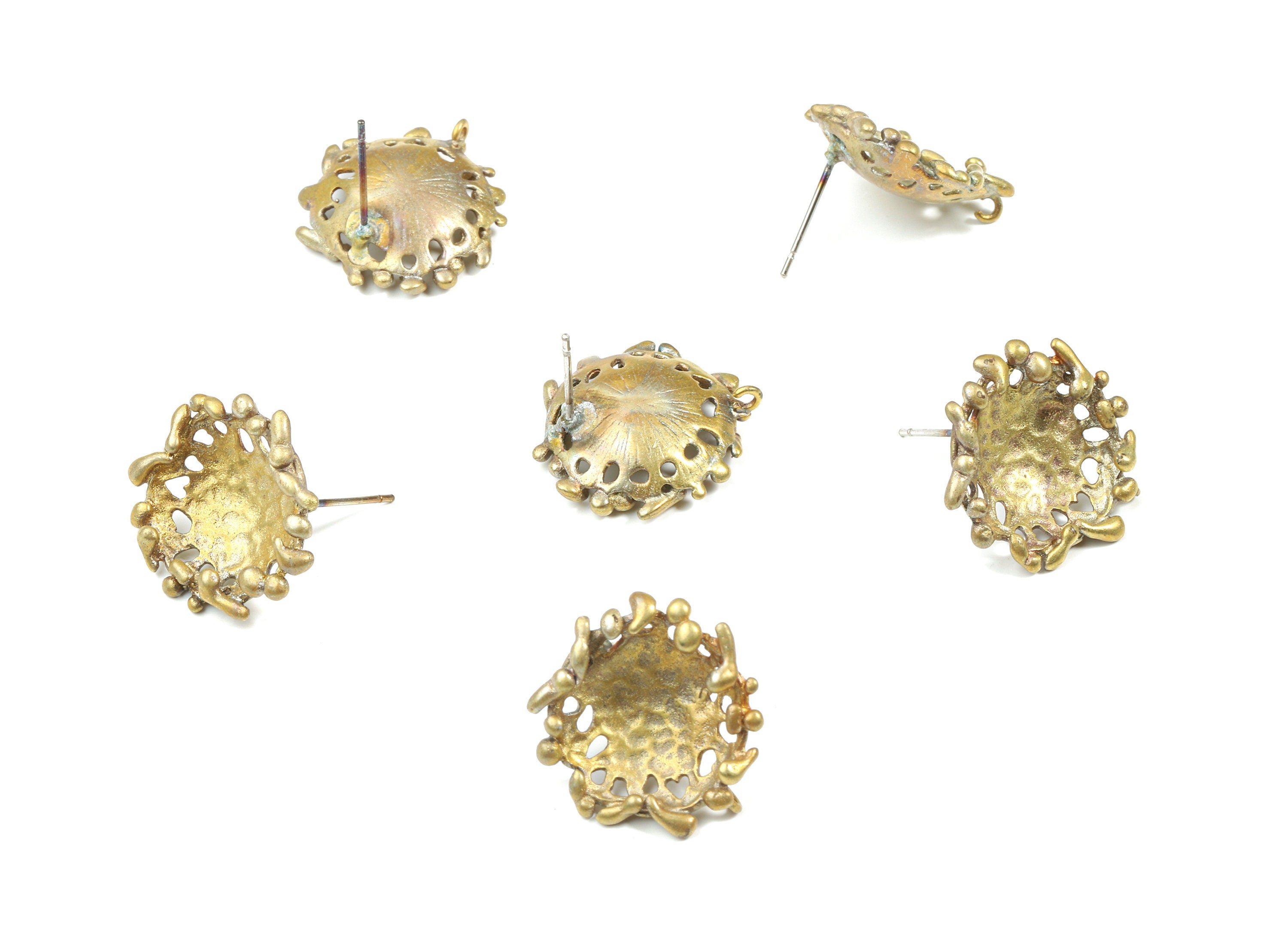 Brass Flower Earring Stud With Loop - Raw Brass Flower Earring Post - Surgical Stud - Jewelry Supplies - 20.57x19.19x2.12mm - PP3253 - DOMEDBAZAAR