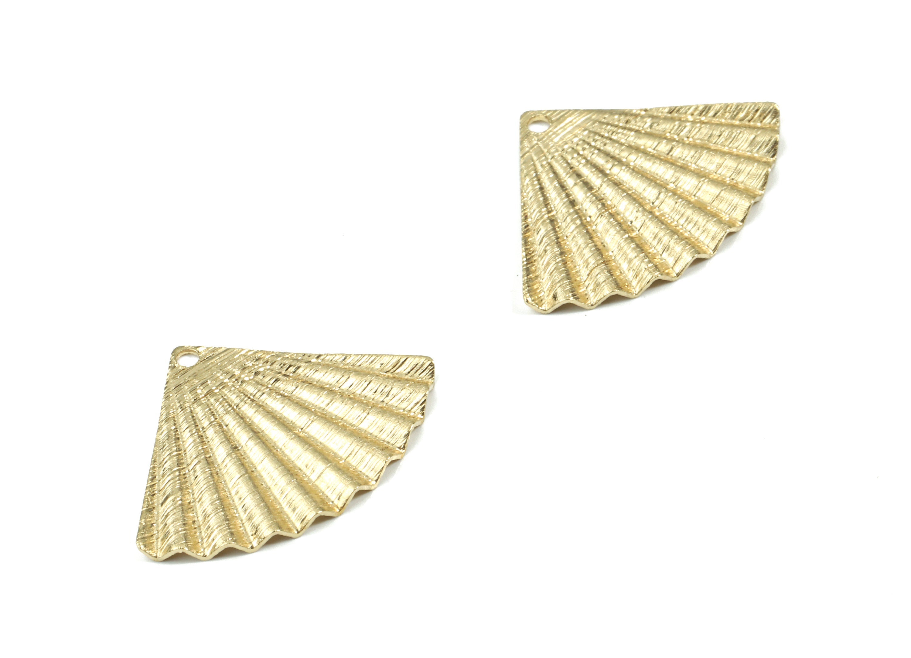 Brass Shell Earring Charms - Raw Brass Textured Shell Pendant - Earring Findings - Jewelry Supplies - 19.6x14.41x1.1mm - PP3463 - DOMEDBAZAAR
