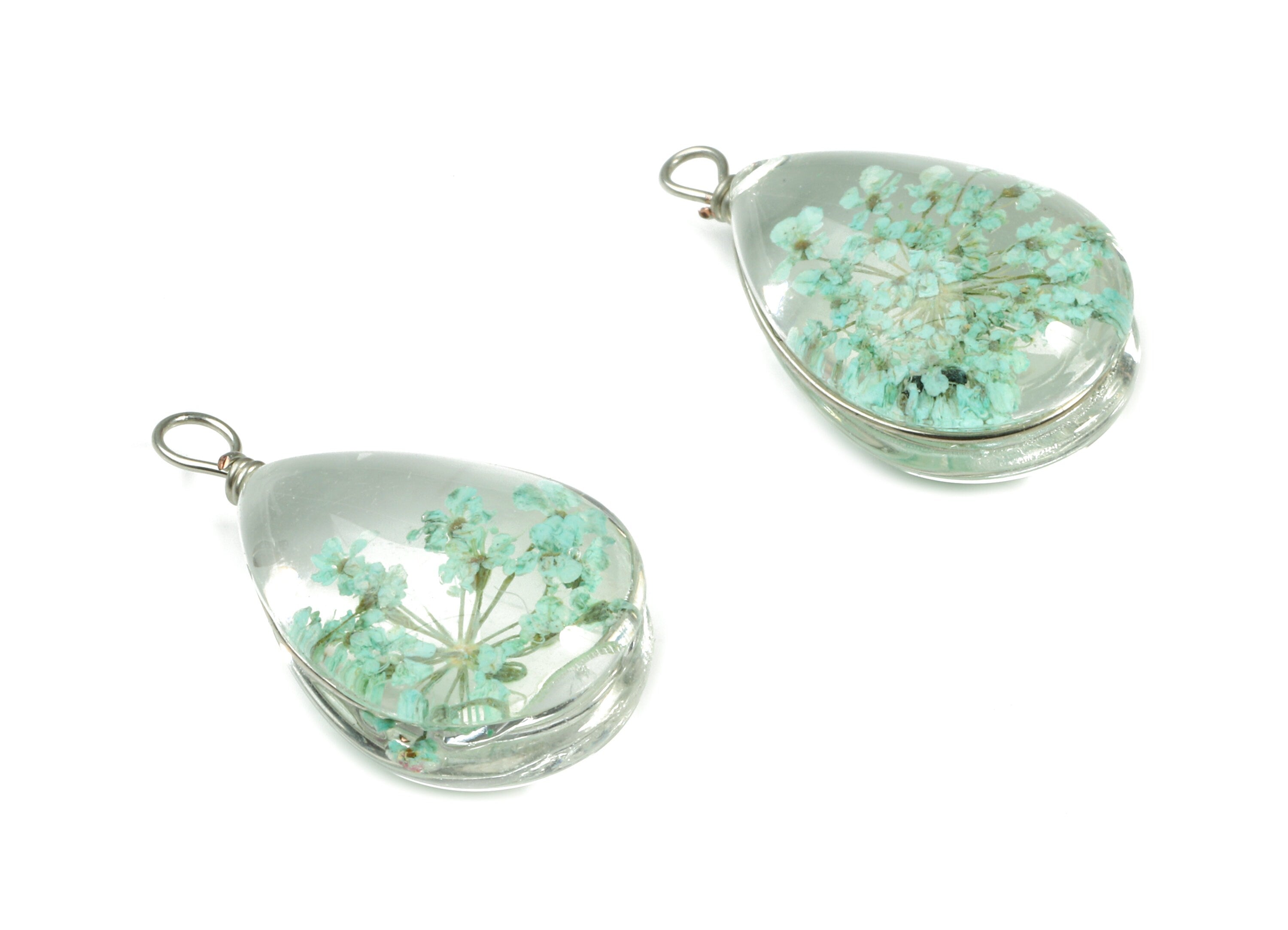 Real Flower Pendant - Pressed White Flower in Drop Glass - Handmade Pressed Natural Flower Jewelry - 21.9x12.91x9.39mm - GS1036B - DOMEDBAZAAR