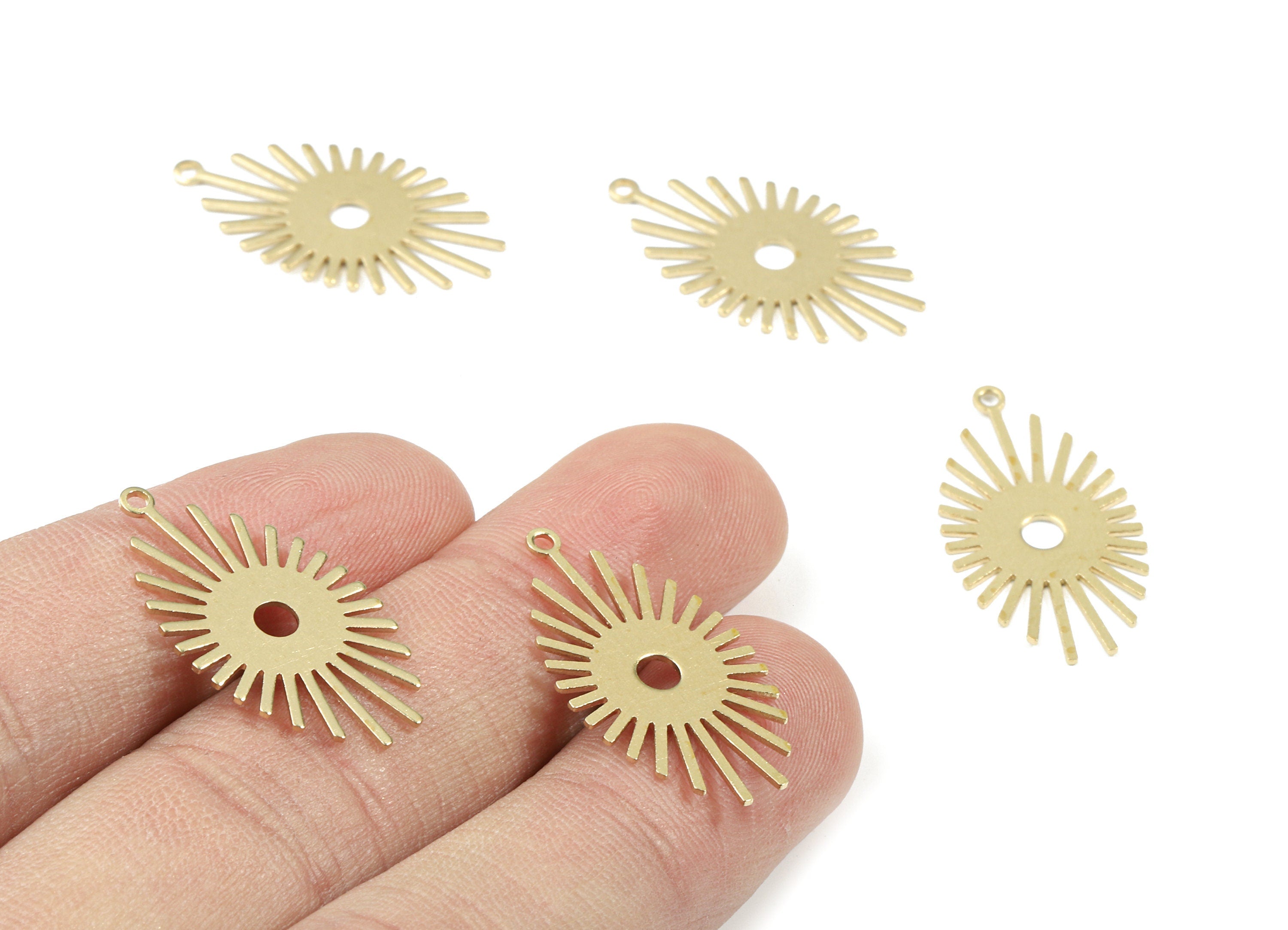 Brass Star Earring Charms - Raw Brass Sun Pendant - Earring Findings - Jewelry Supplies - 26.21x14.24x0.64mm - PP3435 - DOMEDBAZAAR