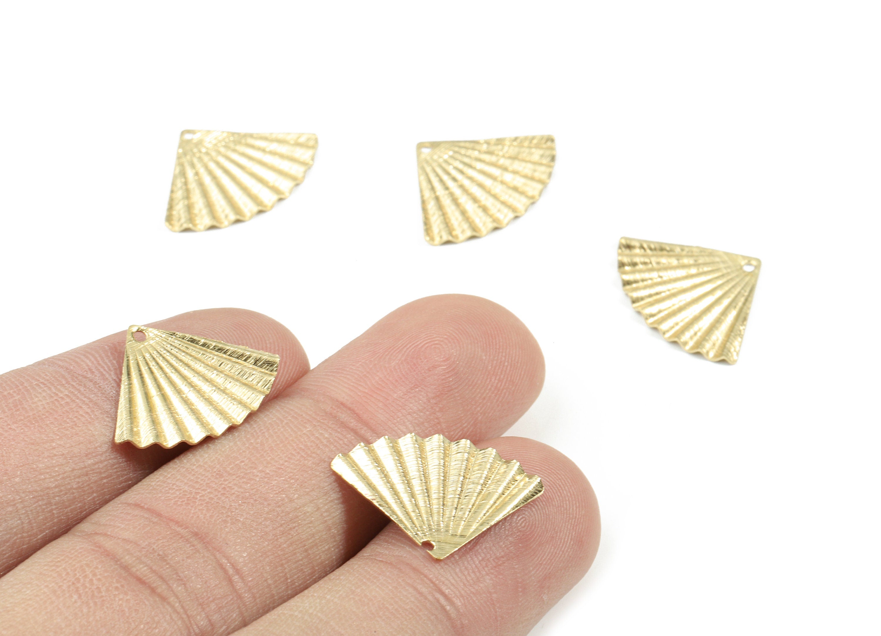 Brass Shell Earring Charms - Raw Brass Textured Shell Pendant - Earring Findings - Jewelry Supplies - 19.6x14.41x1.1mm - PP3463 - DOMEDBAZAAR
