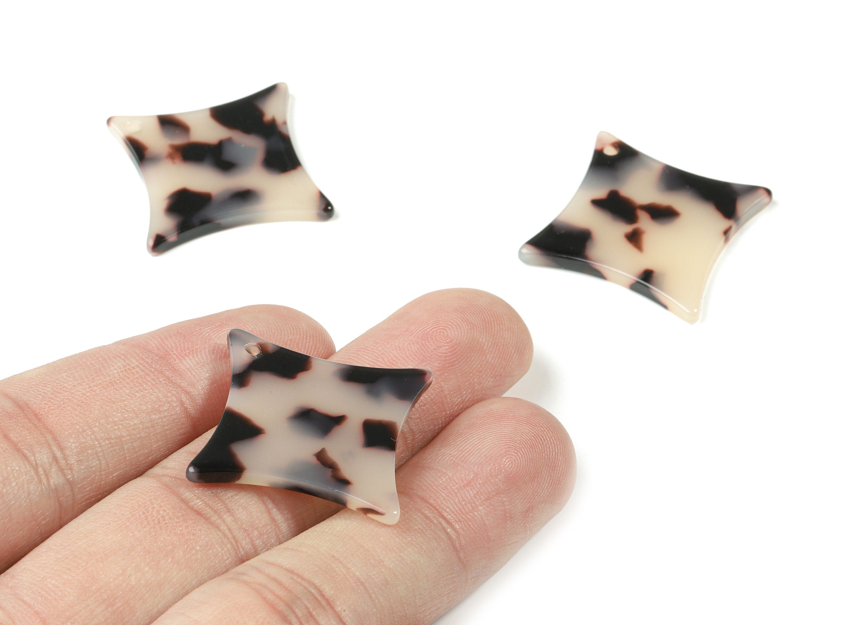 Acetate Star Earring Charms - Blonde Tortoise Shell Star Pendant - Jewelry Supplies - Color Code: A08 - 33.48x33.33x2.53mm - AC1825-A08 - DOMEDBAZAAR