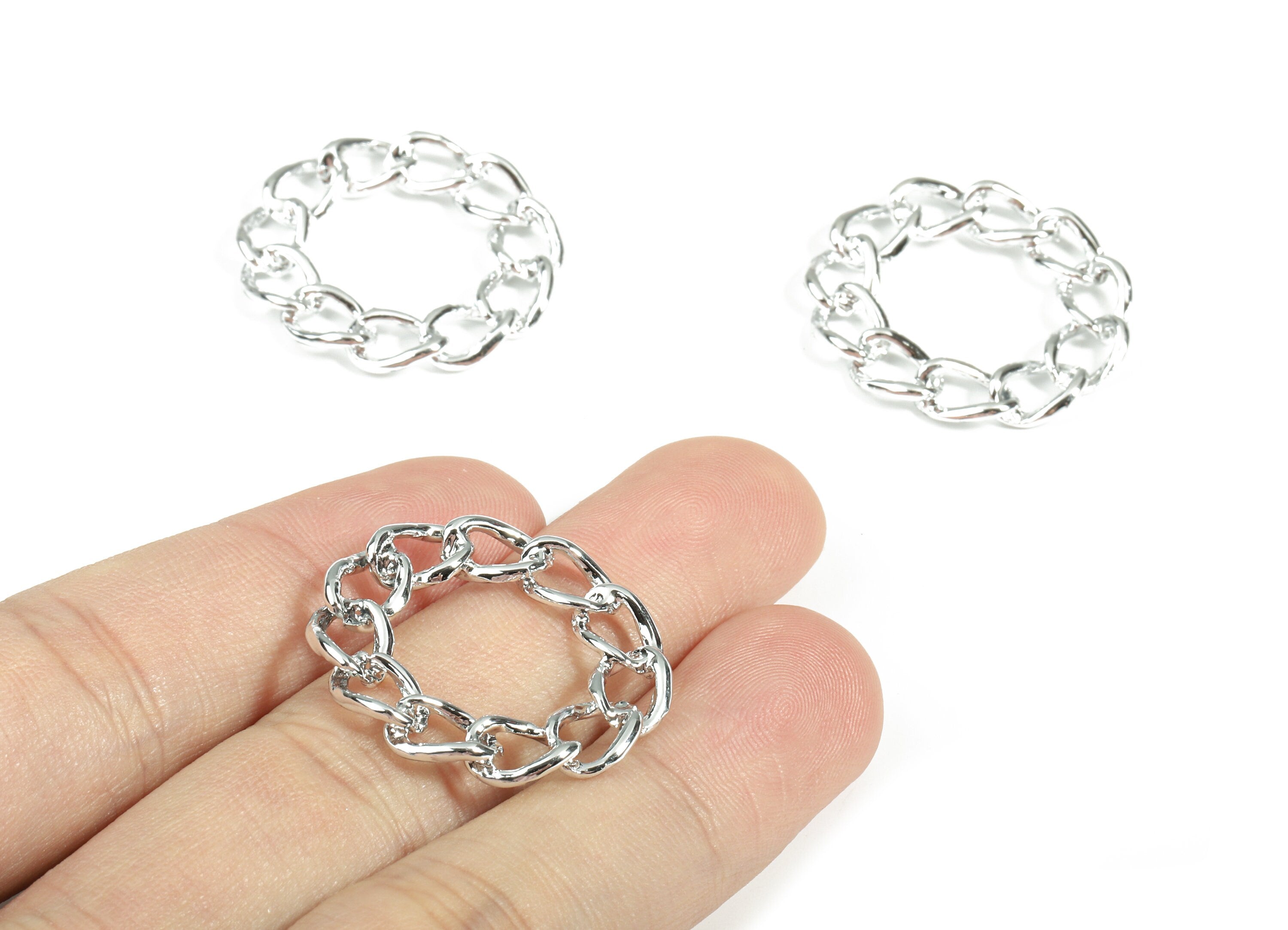 Alloy Curb Chain Circle Earring Charms - Zinc Alloy Chain Hoop Pendant - Silver Tone Plated - Jewelry Supplies - 28.33x26.4x3.03mm - ZZ1597 - DOMEDBAZAAR